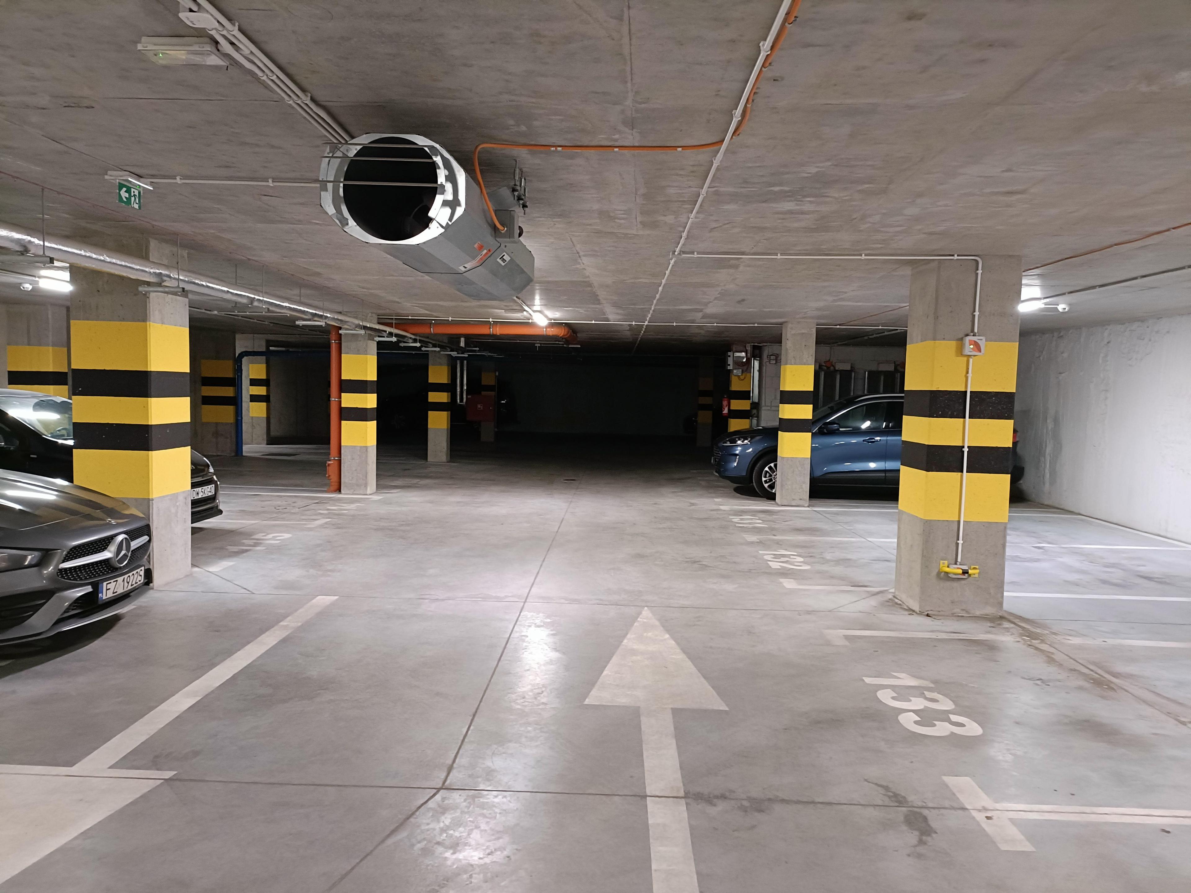 Parking - Hala Świebodzki ulica Tęczowa 31A Wrocław Centrum Rynek
