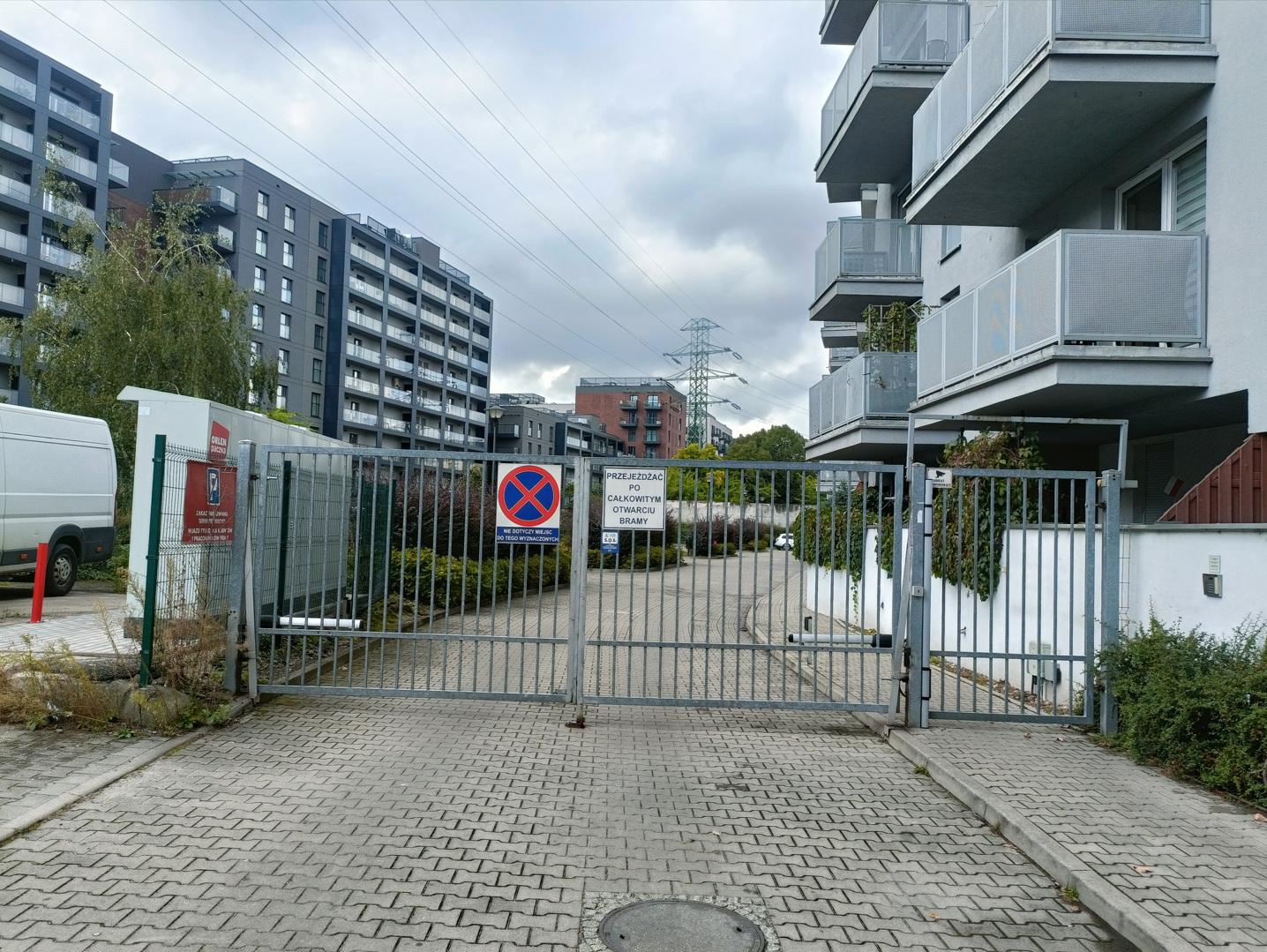 Parking - obok Dworca Głównego PKP - Wrocław Centrum ul. Kościuszki 135