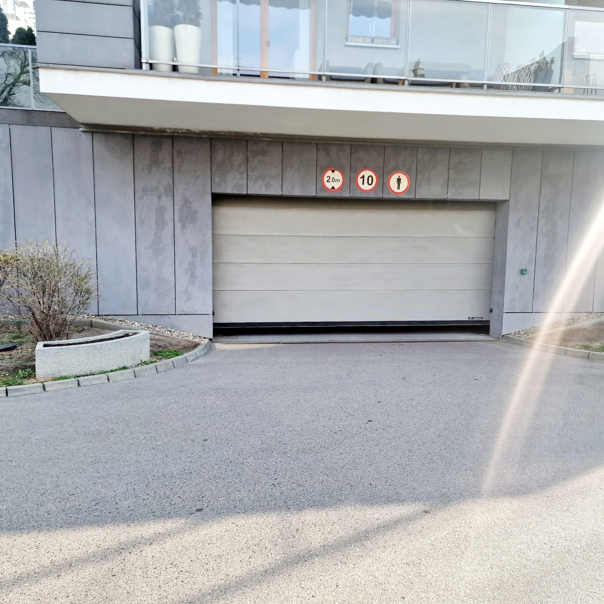 Parking - Warszawa Zachodnia Centrum Marcina Kasprzaka 31A