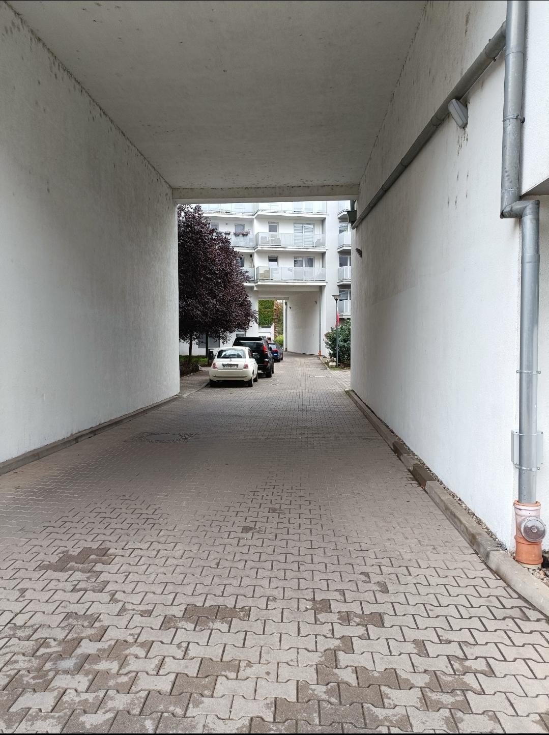 Parking - obok Dworca Głównego PKP - Wrocław Centrum ul. Kościuszki 135