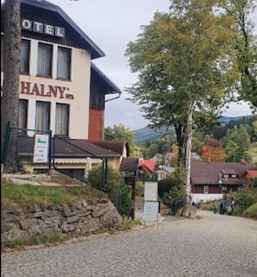 Parking - Przy Hotelu Halnym, w centrum Karpacza