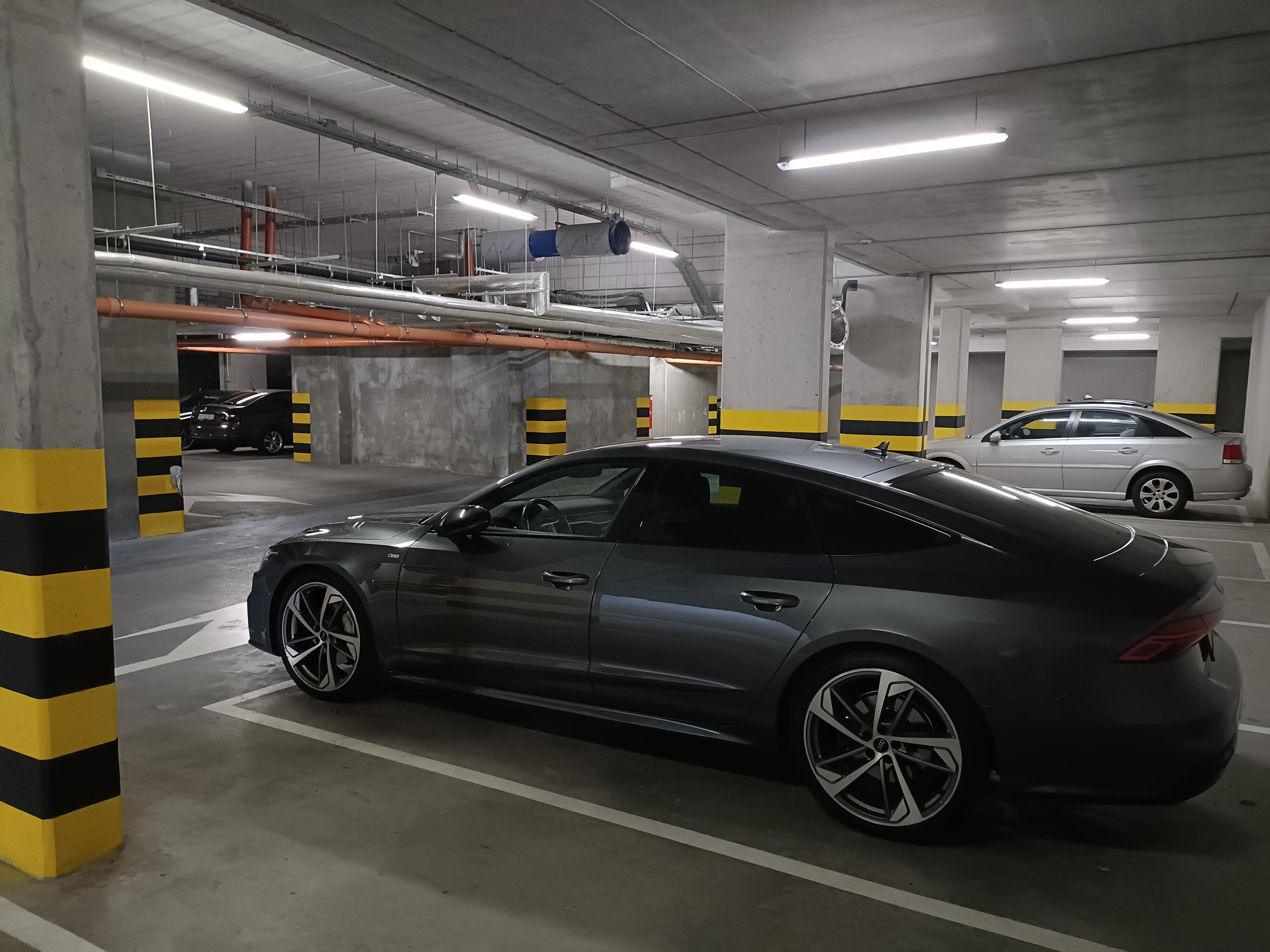 Parking - Krakow Centrum – Szlak 50 | Parking obok Dworca Głownego PKP i Starego Miasta