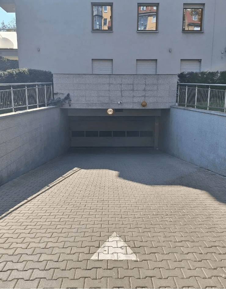 Parking - Wrocław Śródmieście PL.Bema 5a