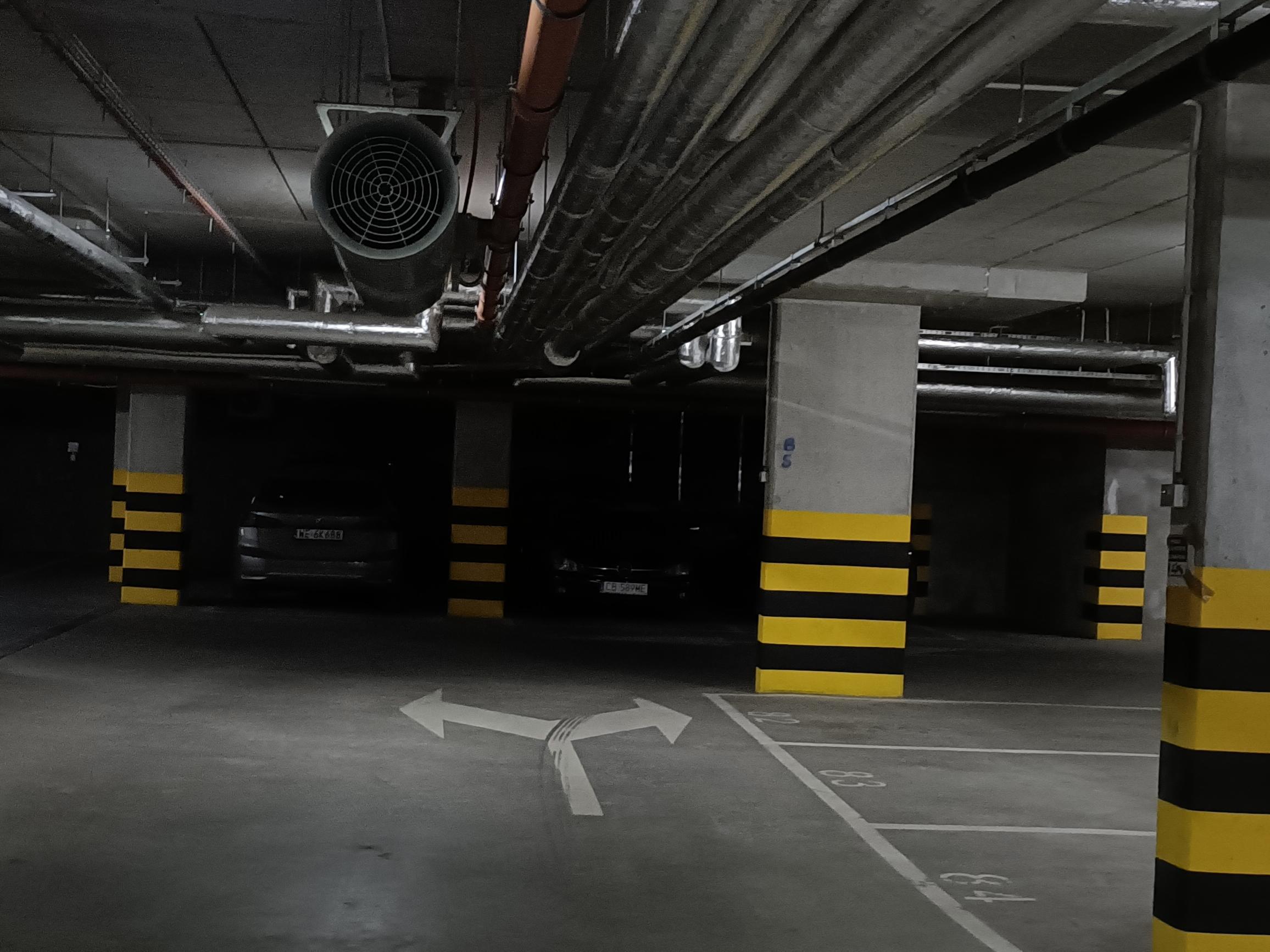 Parking - Parking pod Carefourem ul. Waniliowa 15D 