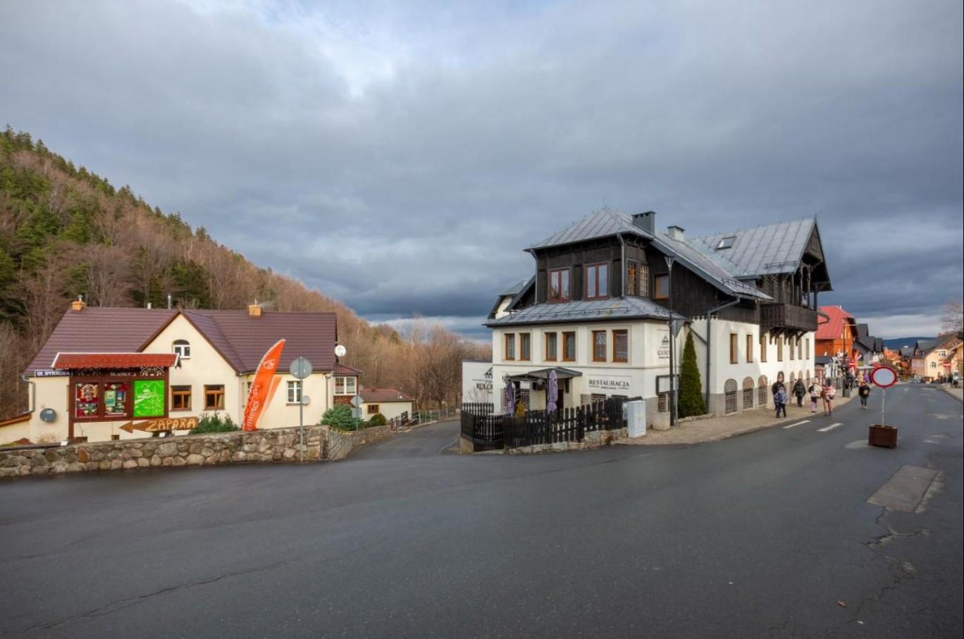 Parking - CENTRUM, przy deptaku w Karpaczu