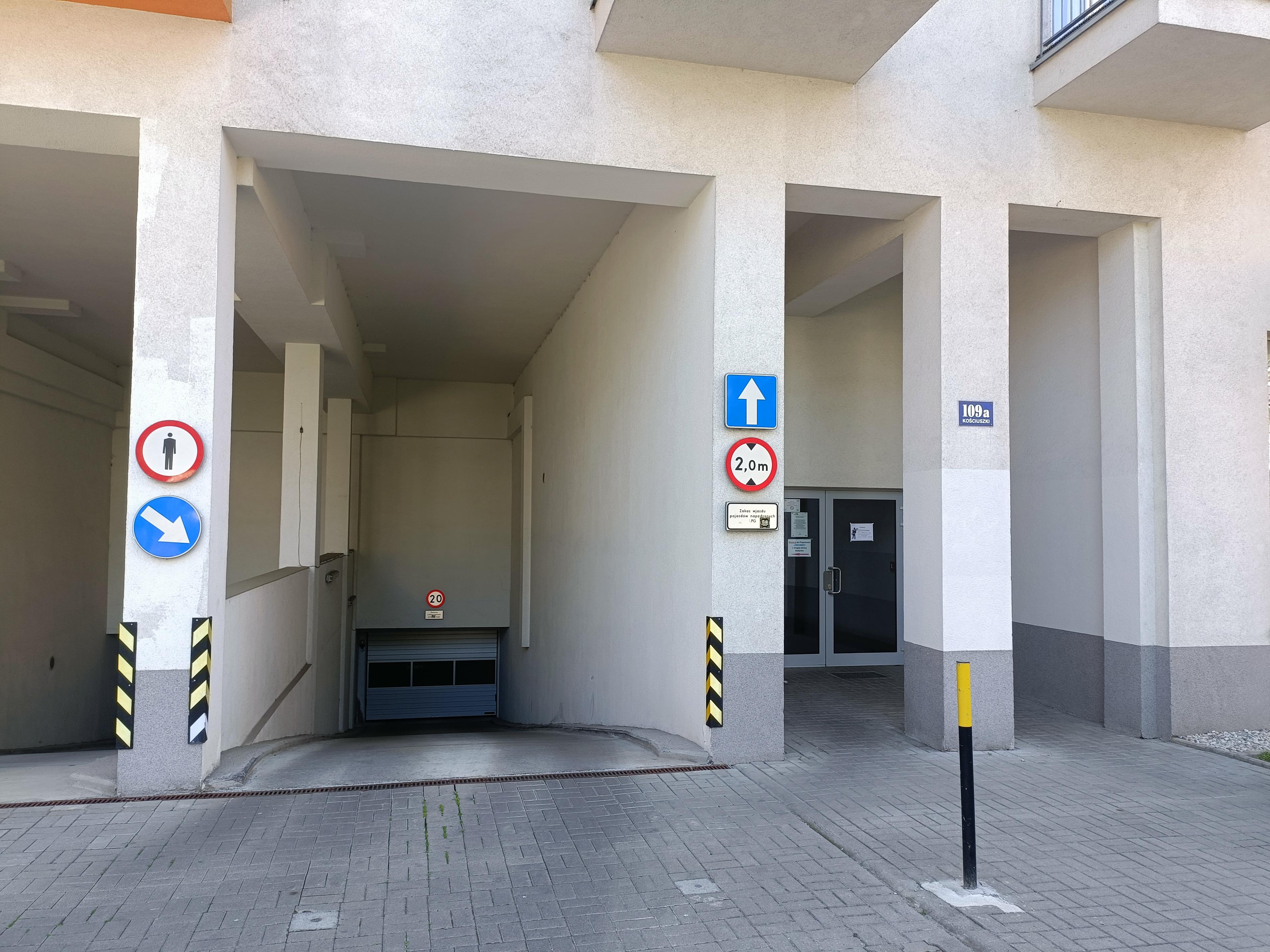 Parking - Centrum – ul. Kościuszki 109A, Wrocław | Blisko Dworca Głównego PKP 