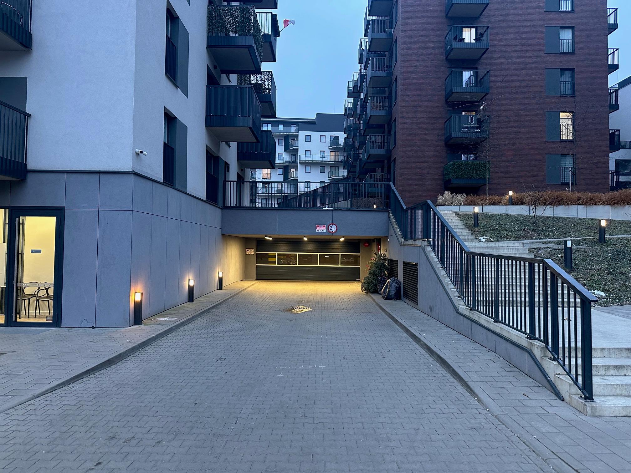 Parking - Dworzec Główny PKP Madalińskiego 15