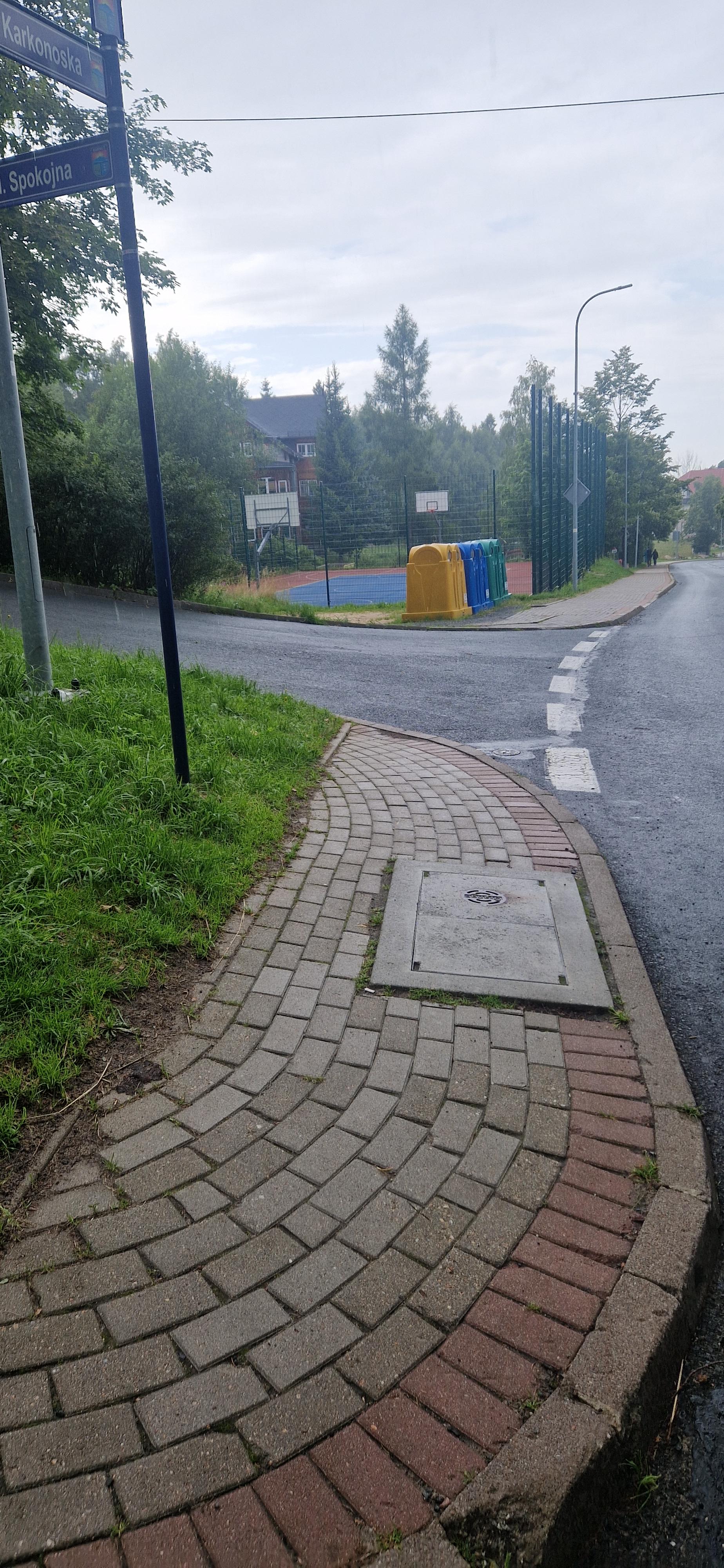 Parking - obok Kościoła Wang w Karpaczu