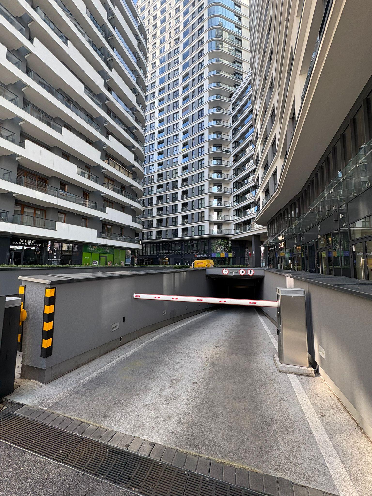 Parking - Warszawa  Zachodnia Centrum Marcina Kasprzaka 29