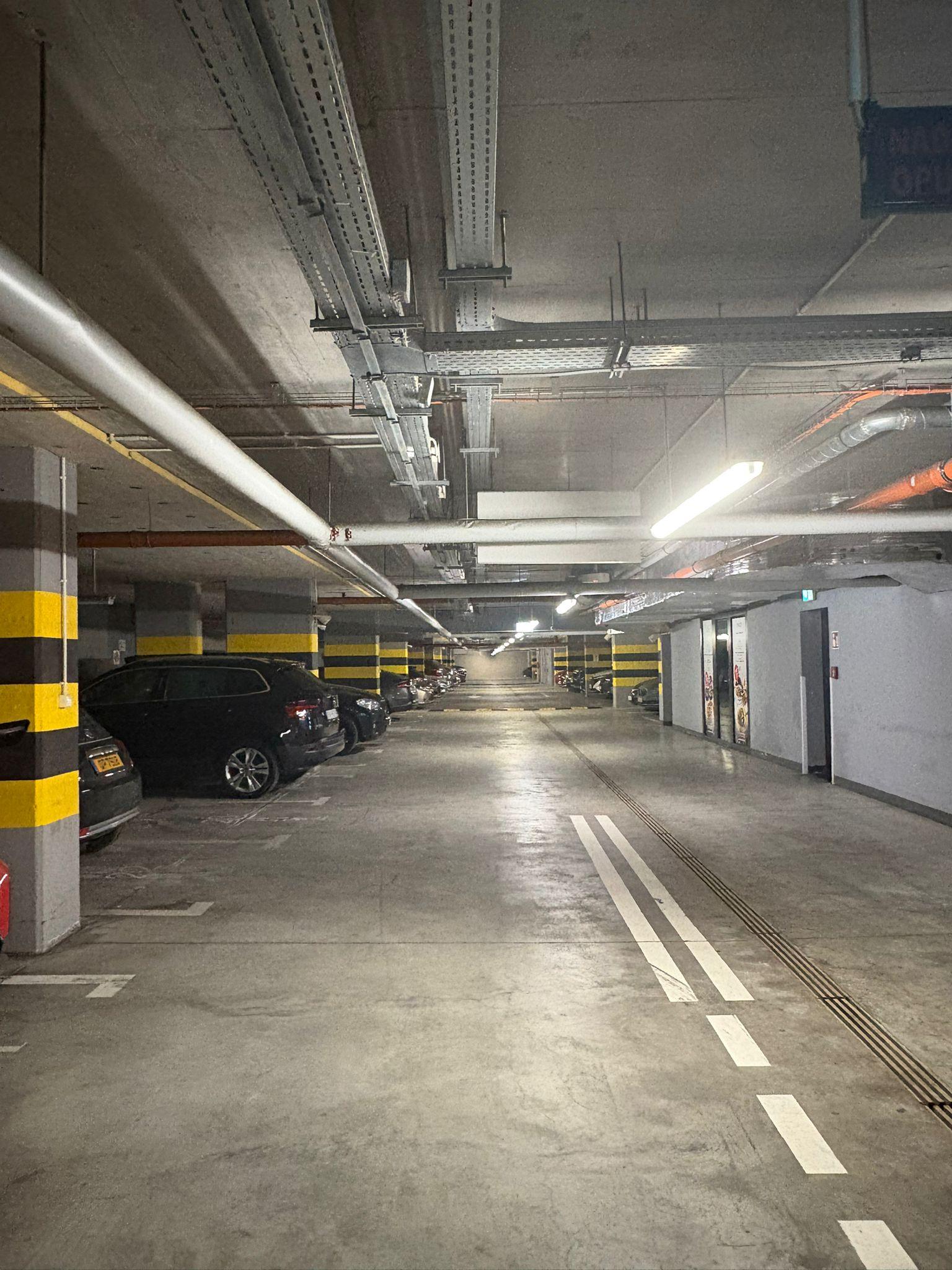 Parking - Warszawa Zachodnia Centrum Marcina Kasprzaka 31