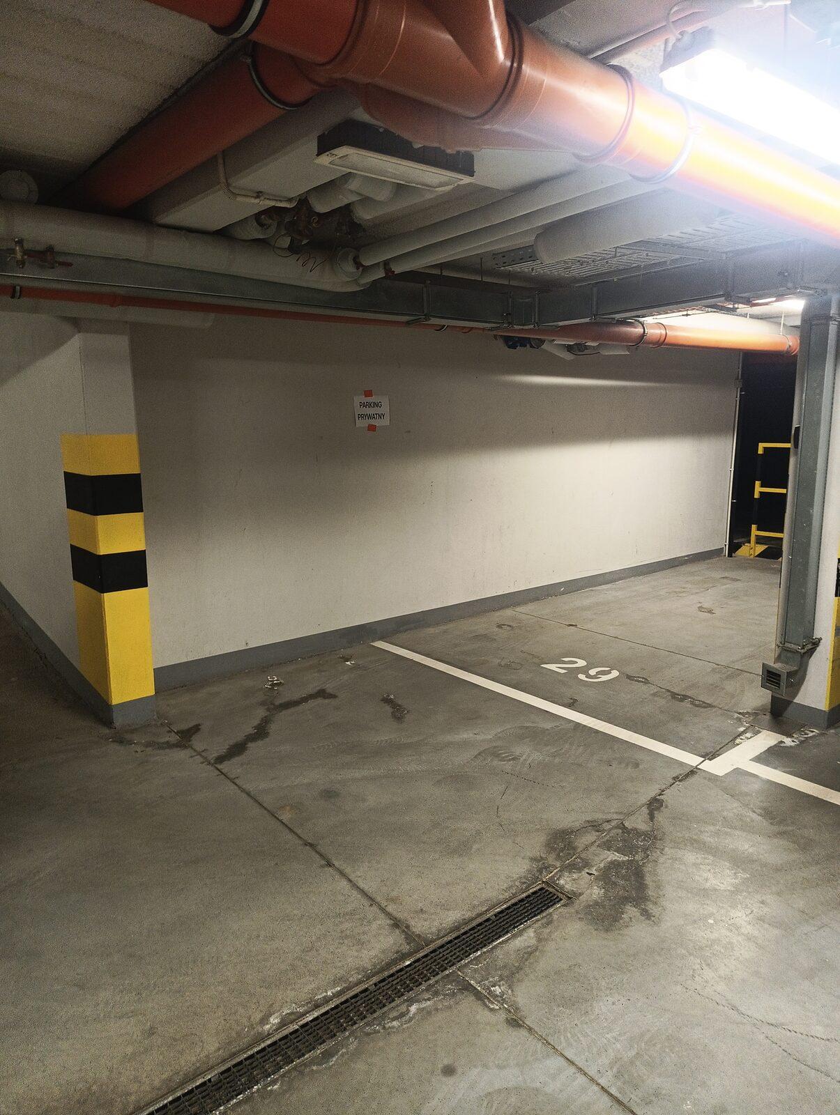 Parking - Jedności Narodowej 41
