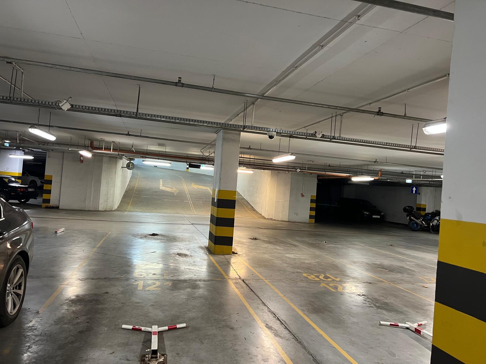 Parking - Kraków Centrum ul. Szlak 50 - Kraków Główny PKP