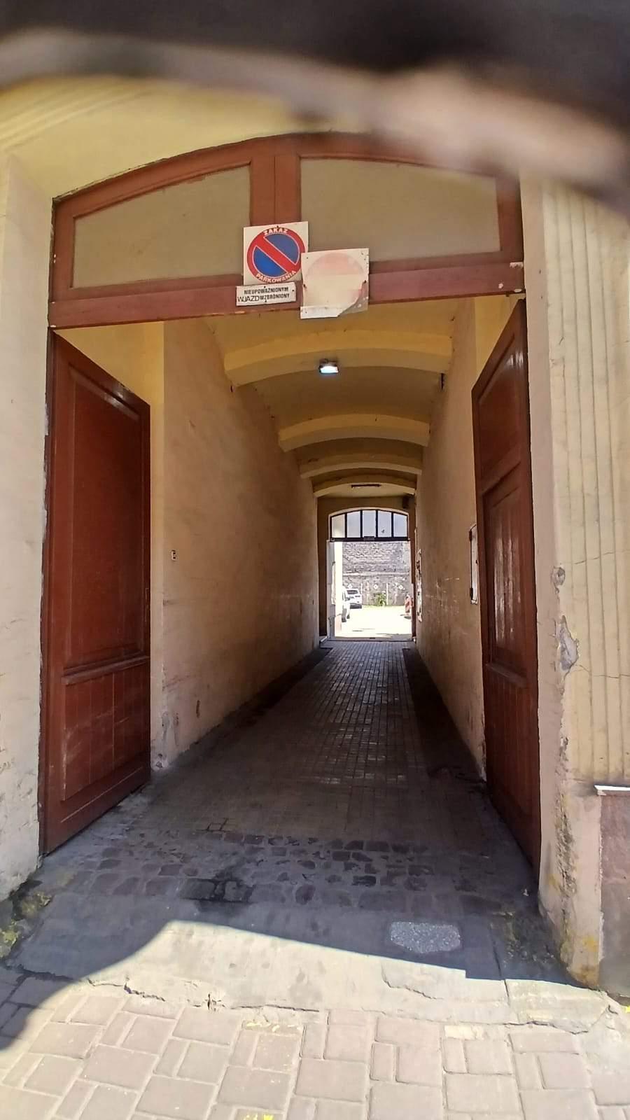 Parking - w Centrum Krakowa obok Kazimierz Wawel i Stare Miasto
