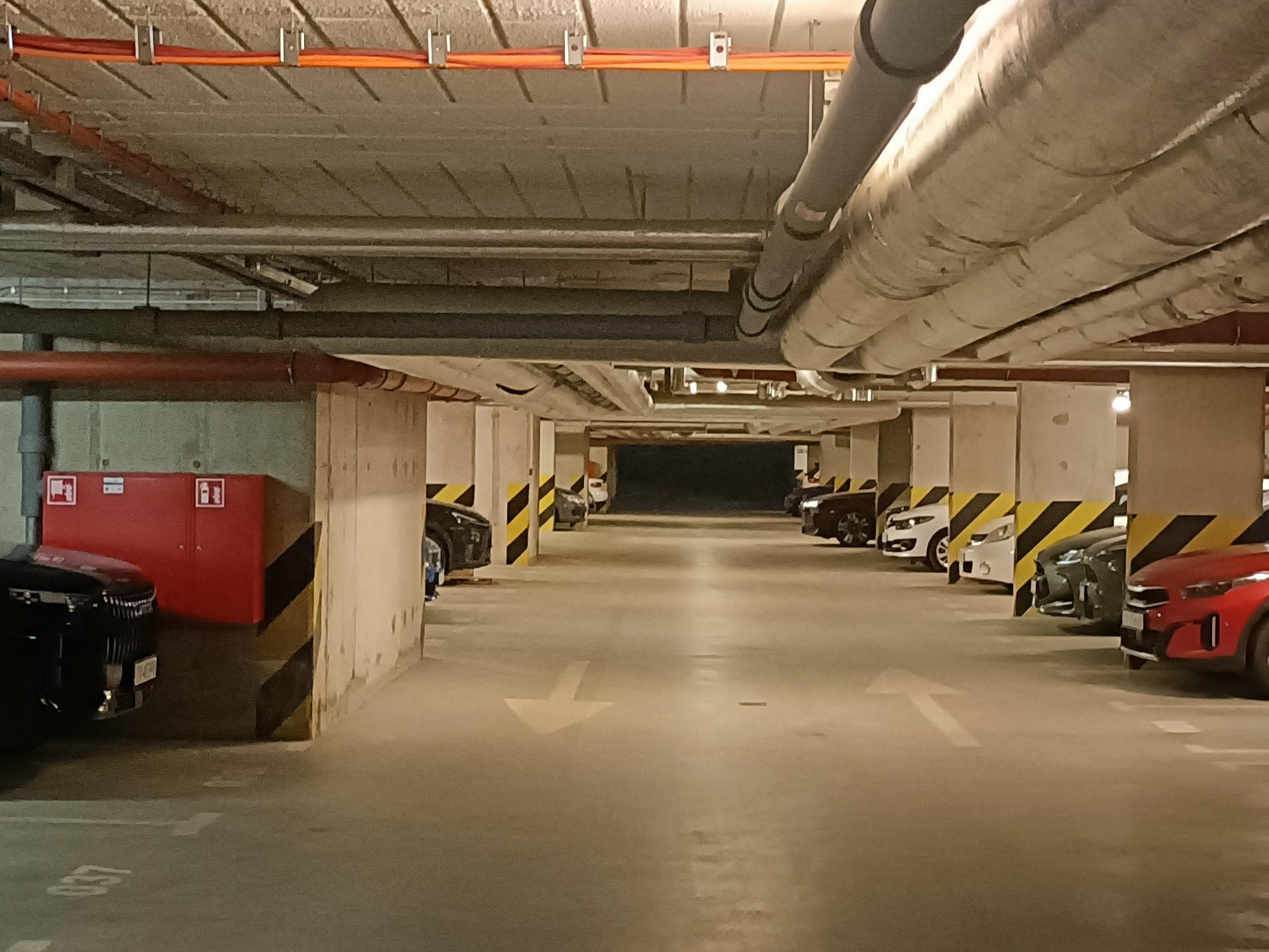 Parking - w pobliżu Dworca Głównego PKP, Wrocław Centrum