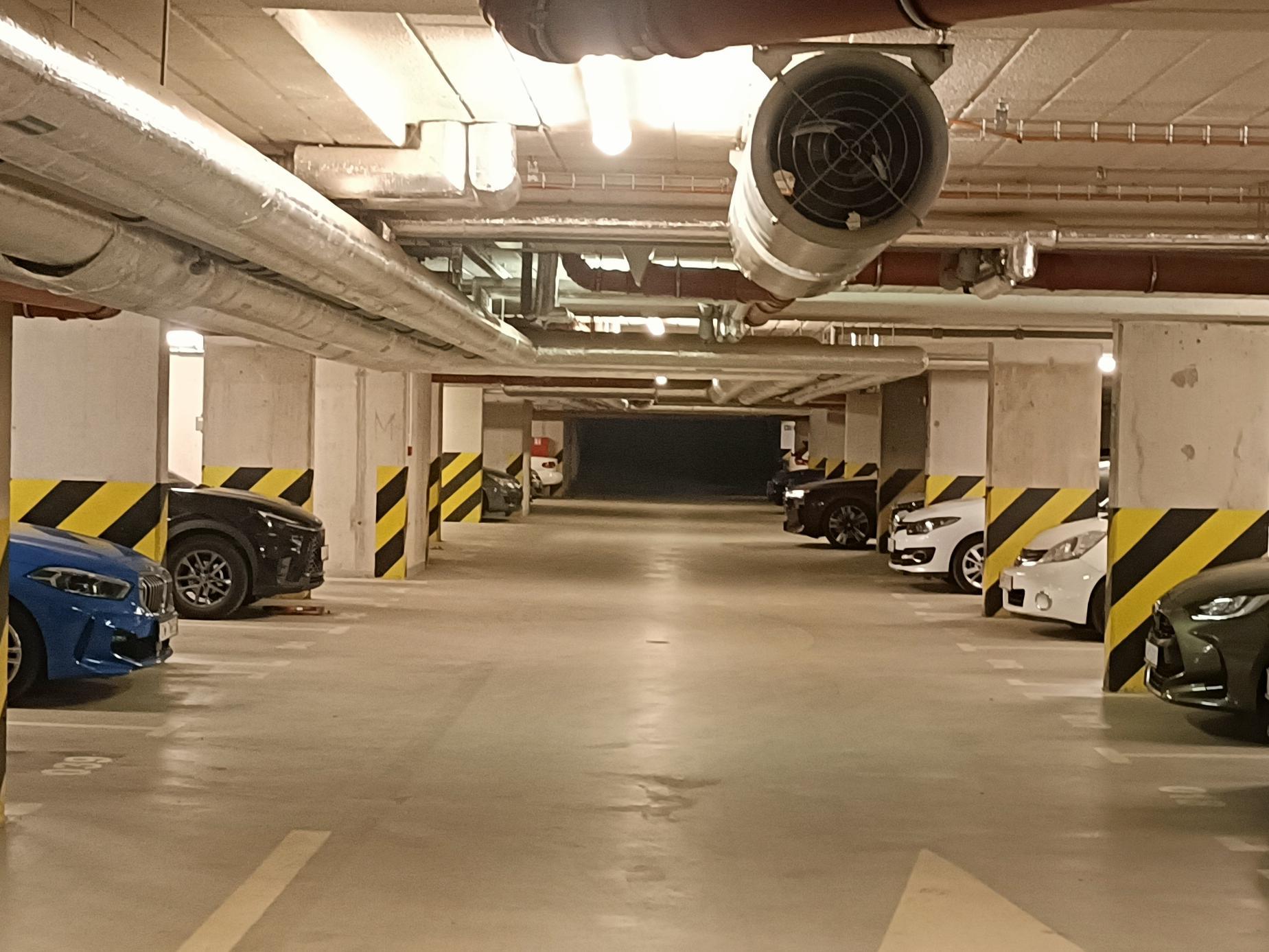 Parking - w pobliżu Dworca Głównego PKP, Wrocław Centrum