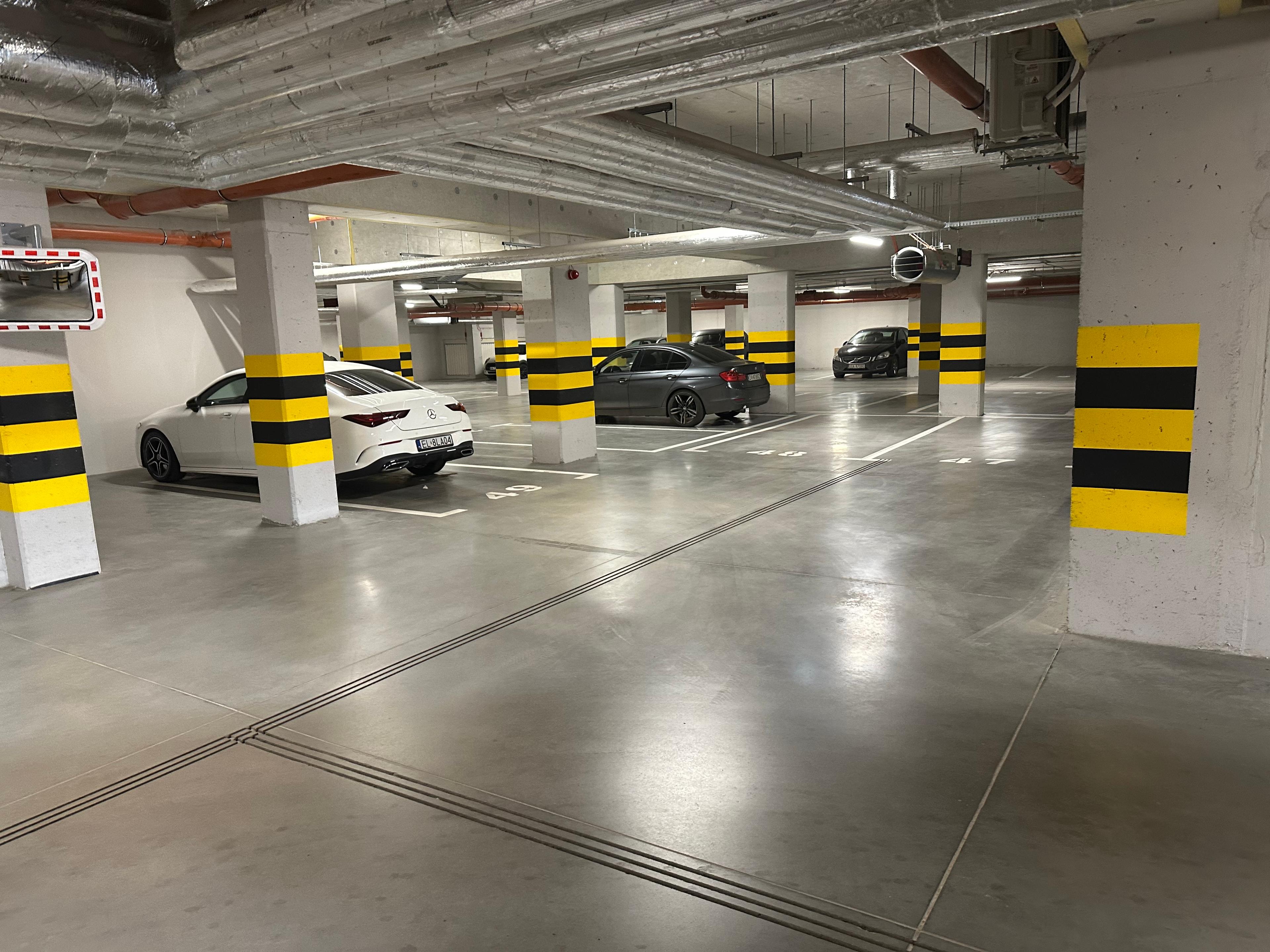 Parking - Dworzec Główny PKP Wroclaw Madalińskiego 85