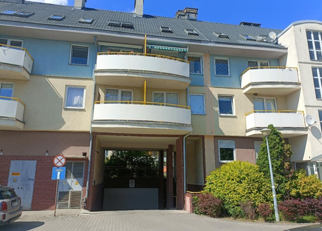 Parking - obok Uniwersyteckiego Szpitala Klinicznego we Wrocławiu - przy ul. Borowskiej 