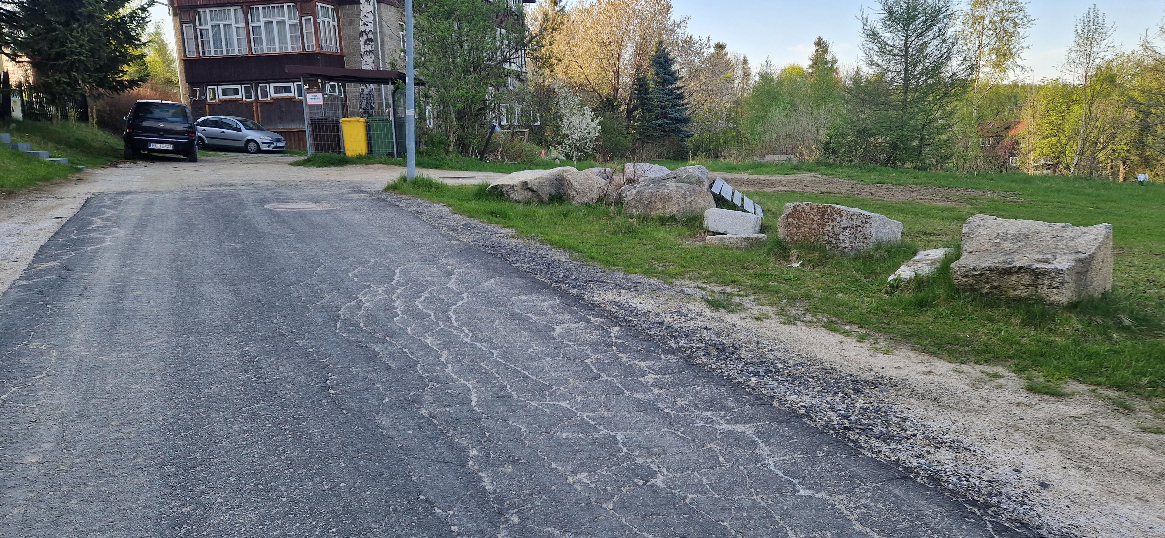 Parking - obok Kościoła Wang w Karpaczu
