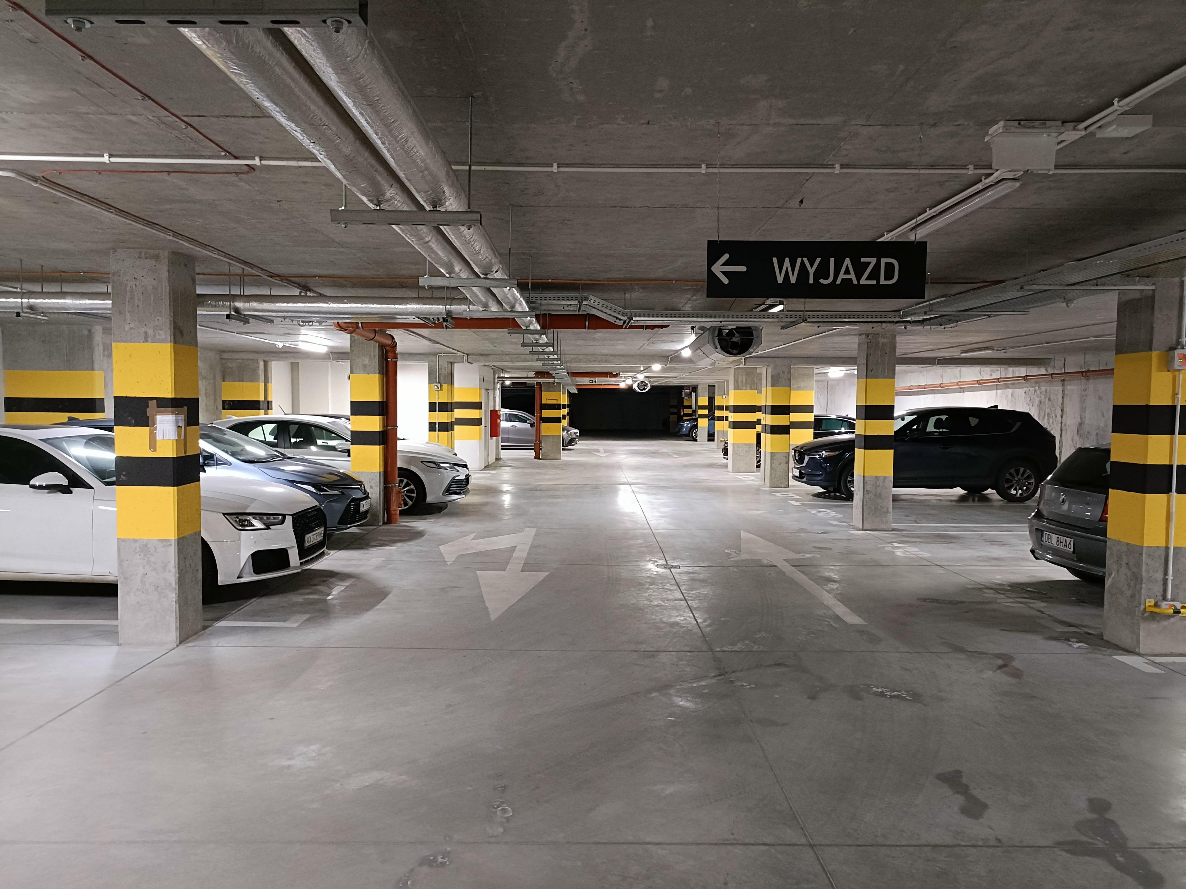 Parking - Hala Świebodzki ulica Tęczowa 31A Wrocław Centrum Rynek