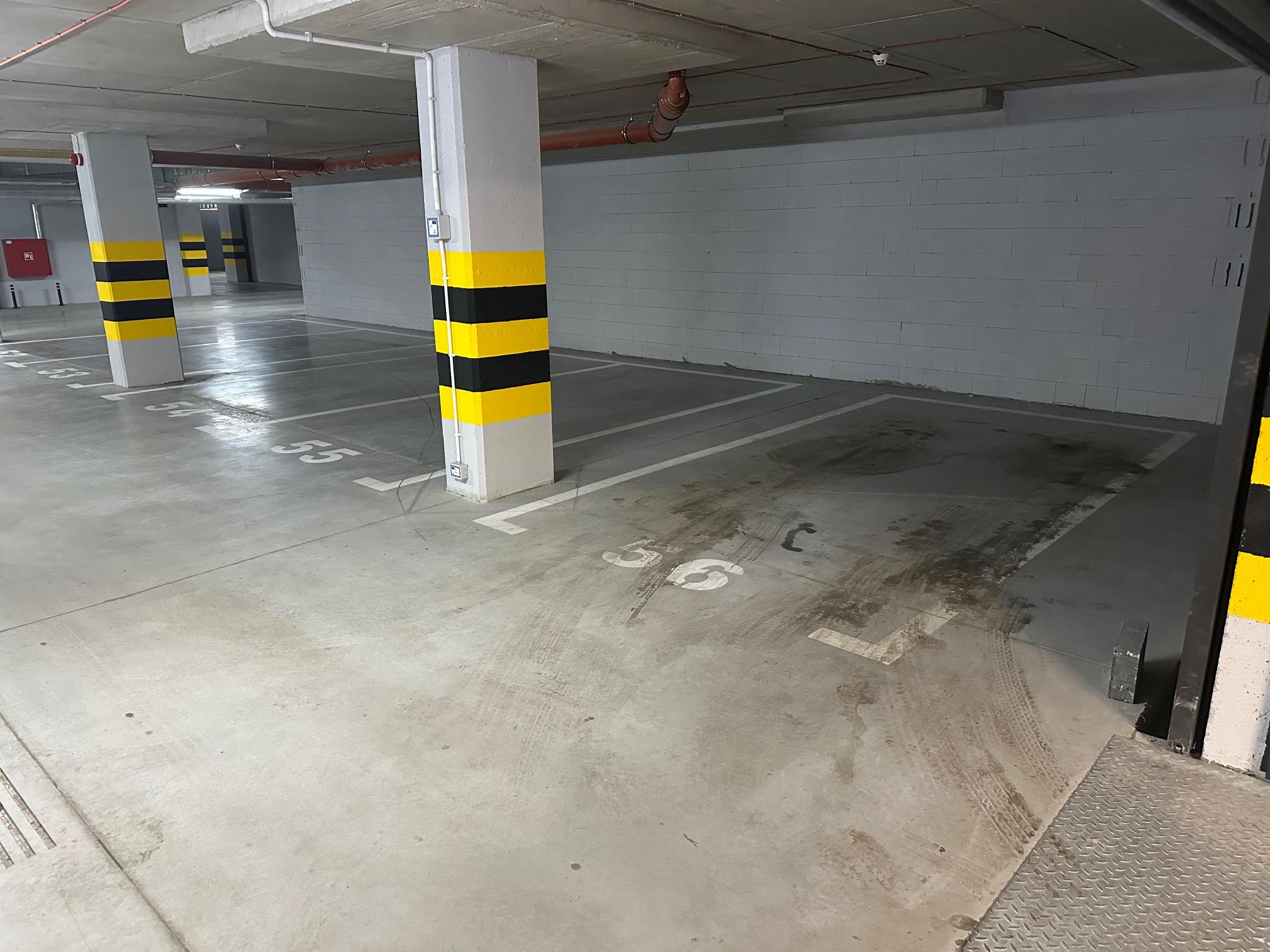 Parking - Dworzec Główny PKP Wrocław Madelinskiego 77