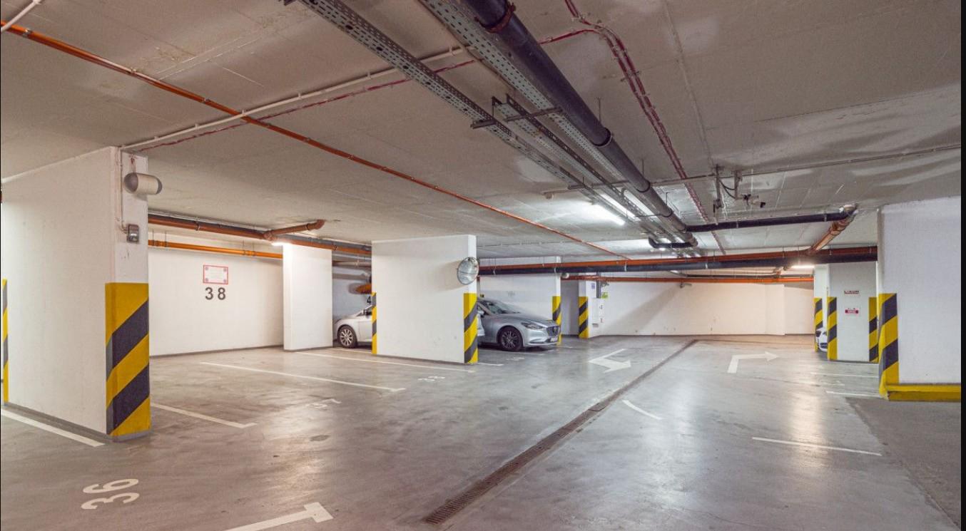 Parking - Rynek Wrocław ulica Krawiecka 1
