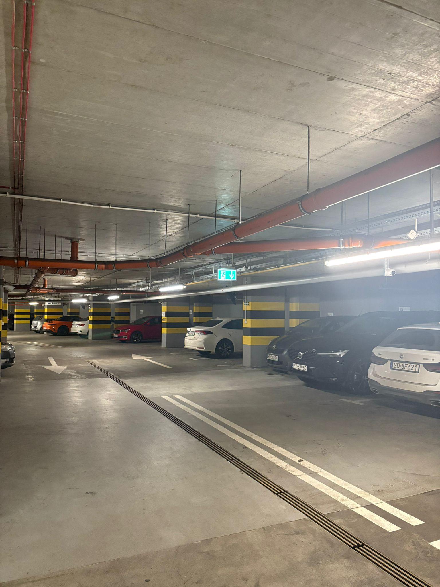 Parking - Warszawa Zachodnia Centrum Marcina Kasprzaka 31
