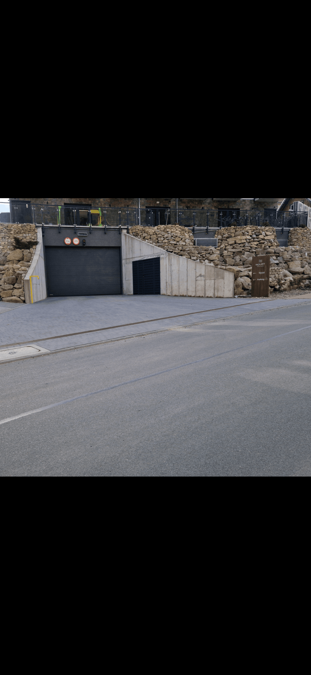 Parking - Nourt Rooms & Kitchen