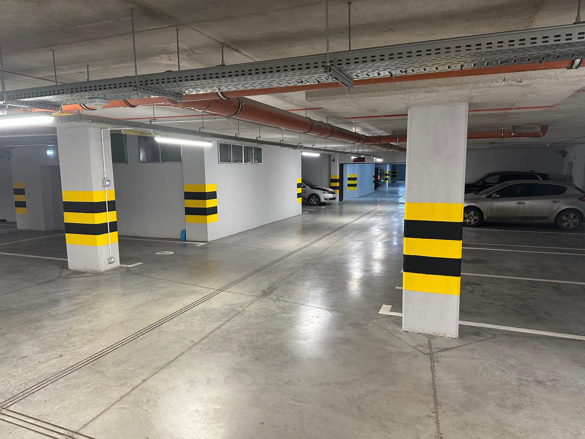 Parking - Dworzec Główny PKP Wrocław Madelinskiego 77