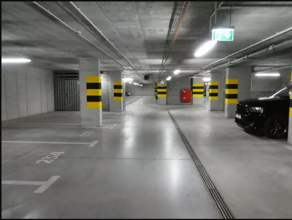 Parking - Jaktorowska 5 Warszawa Obok Muzeum Powstania Warszawskiego