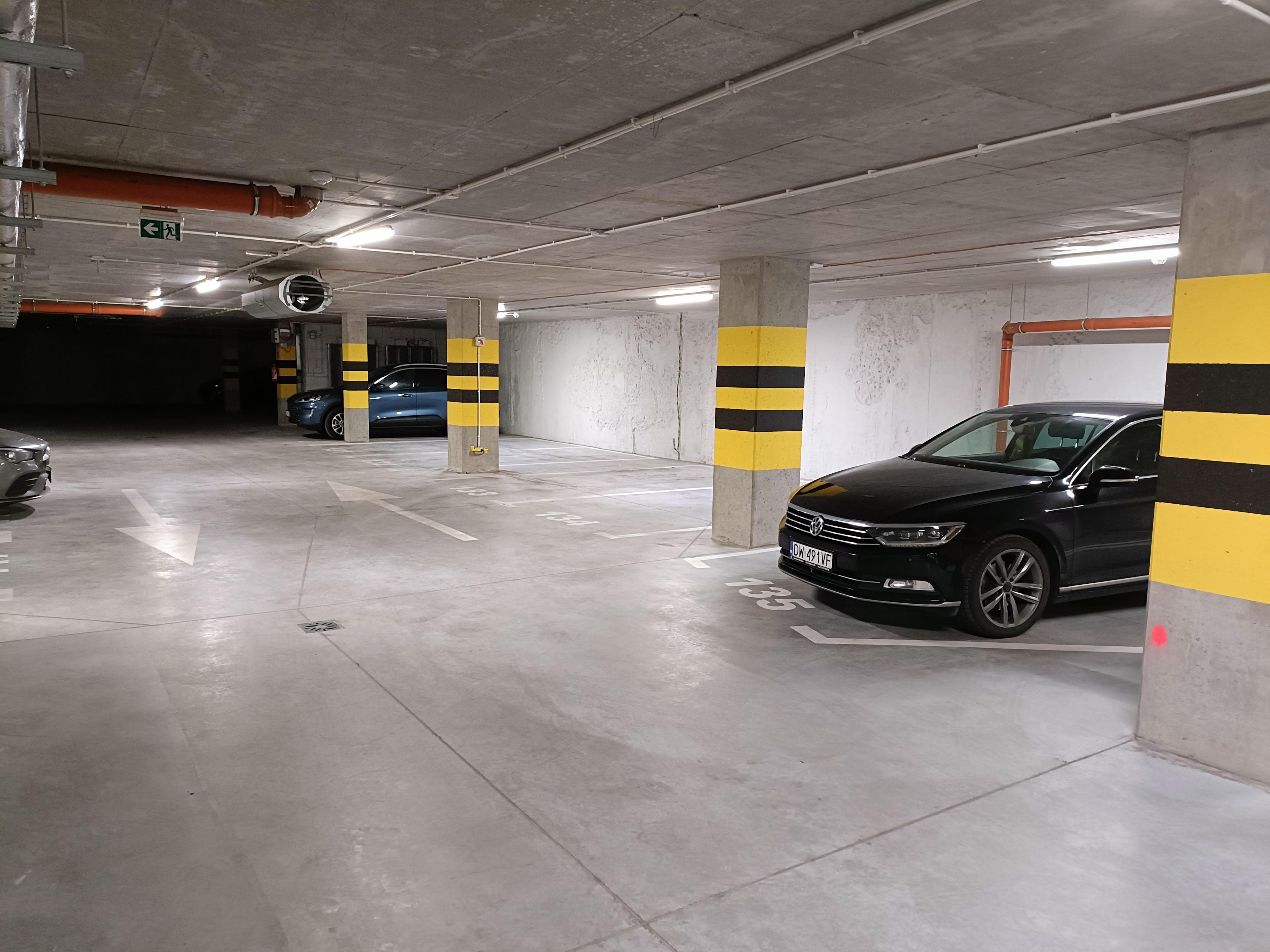 Parking - Hala Świebodzki ulica Tęczowa 31A Wrocław Centrum Rynek