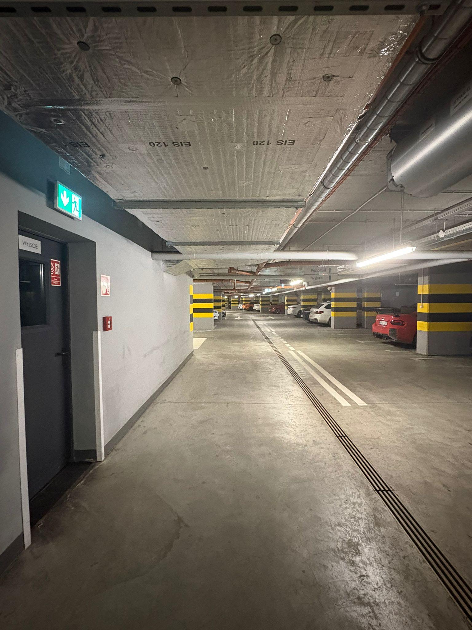 Parking - Warszawa Zachodnia Centrum Marcina Kasprzaka 31