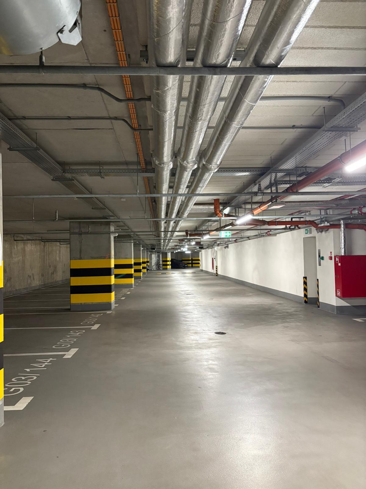 Parking - Warszawa  Zachodnia Centrum Marcina Kasprzaka 29