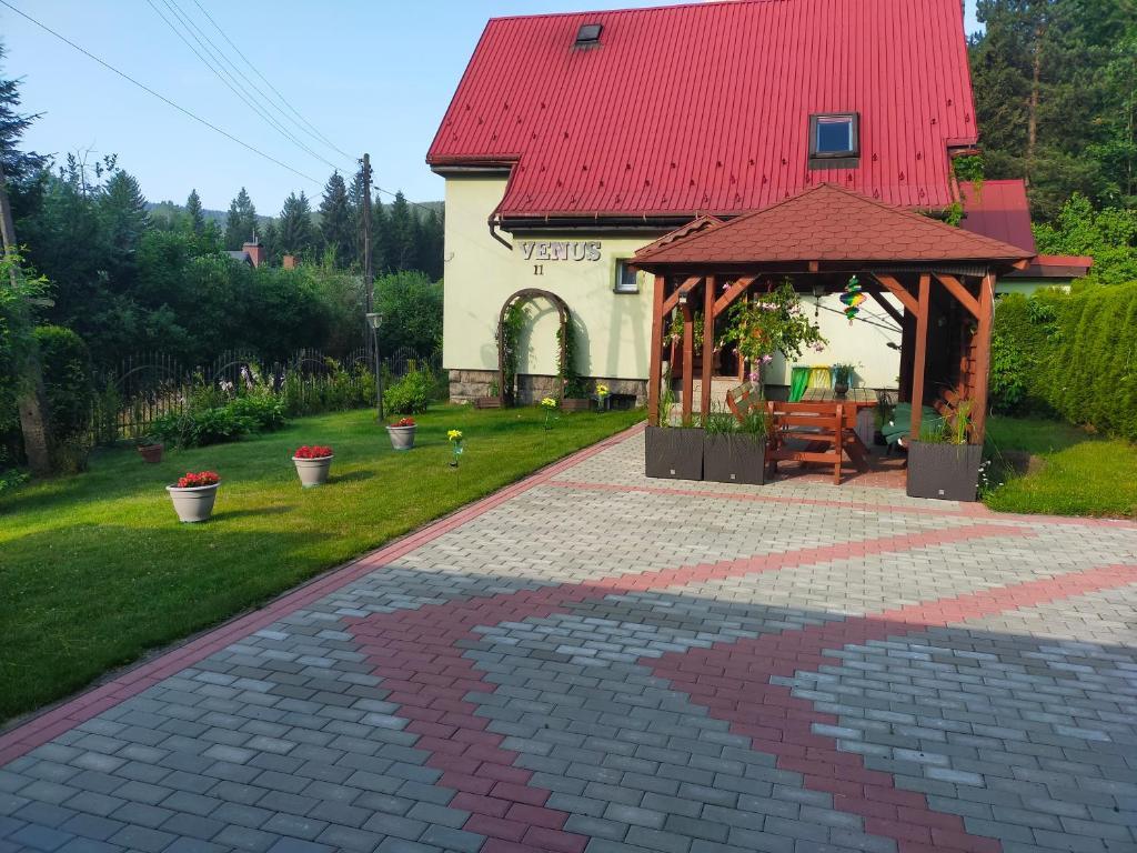 Parking - Szkarska Poręba Osiedle Huty 11