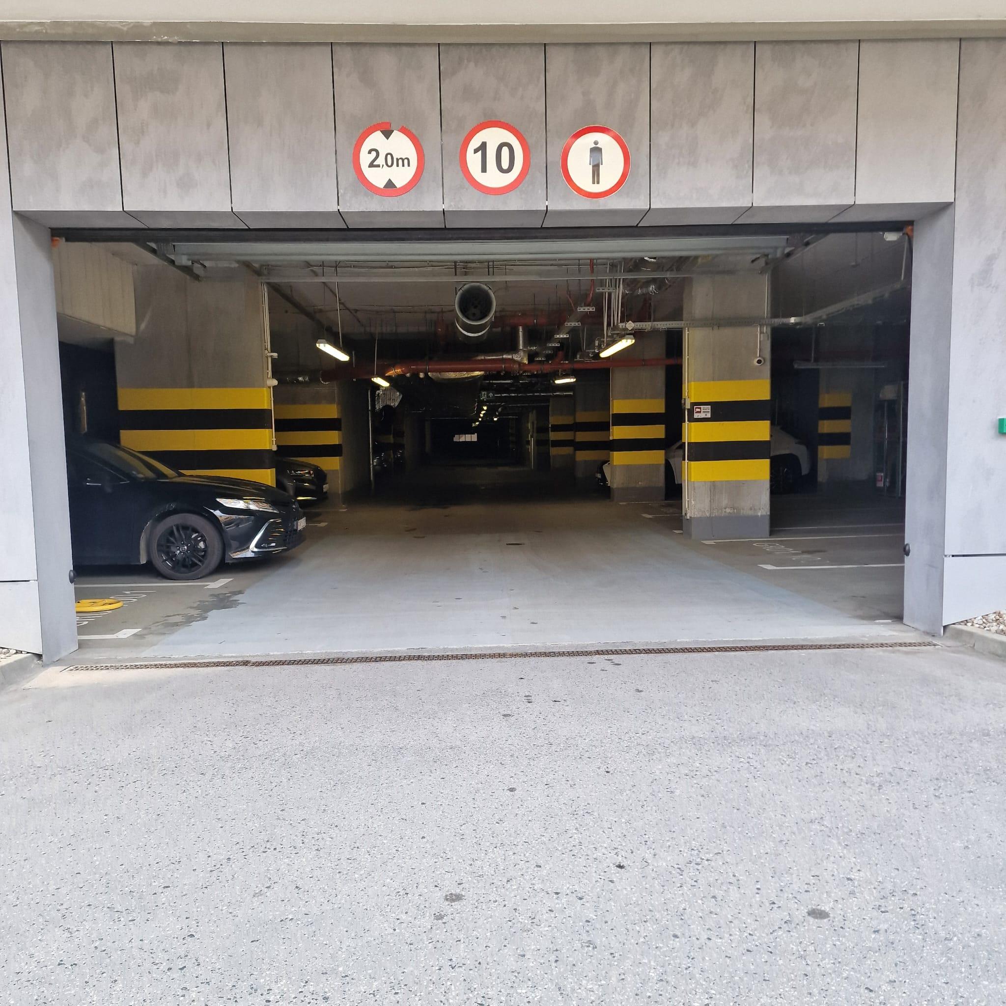 Parking - Warszawa Zachodnia Centrum Marcina Kasprzaka 31A