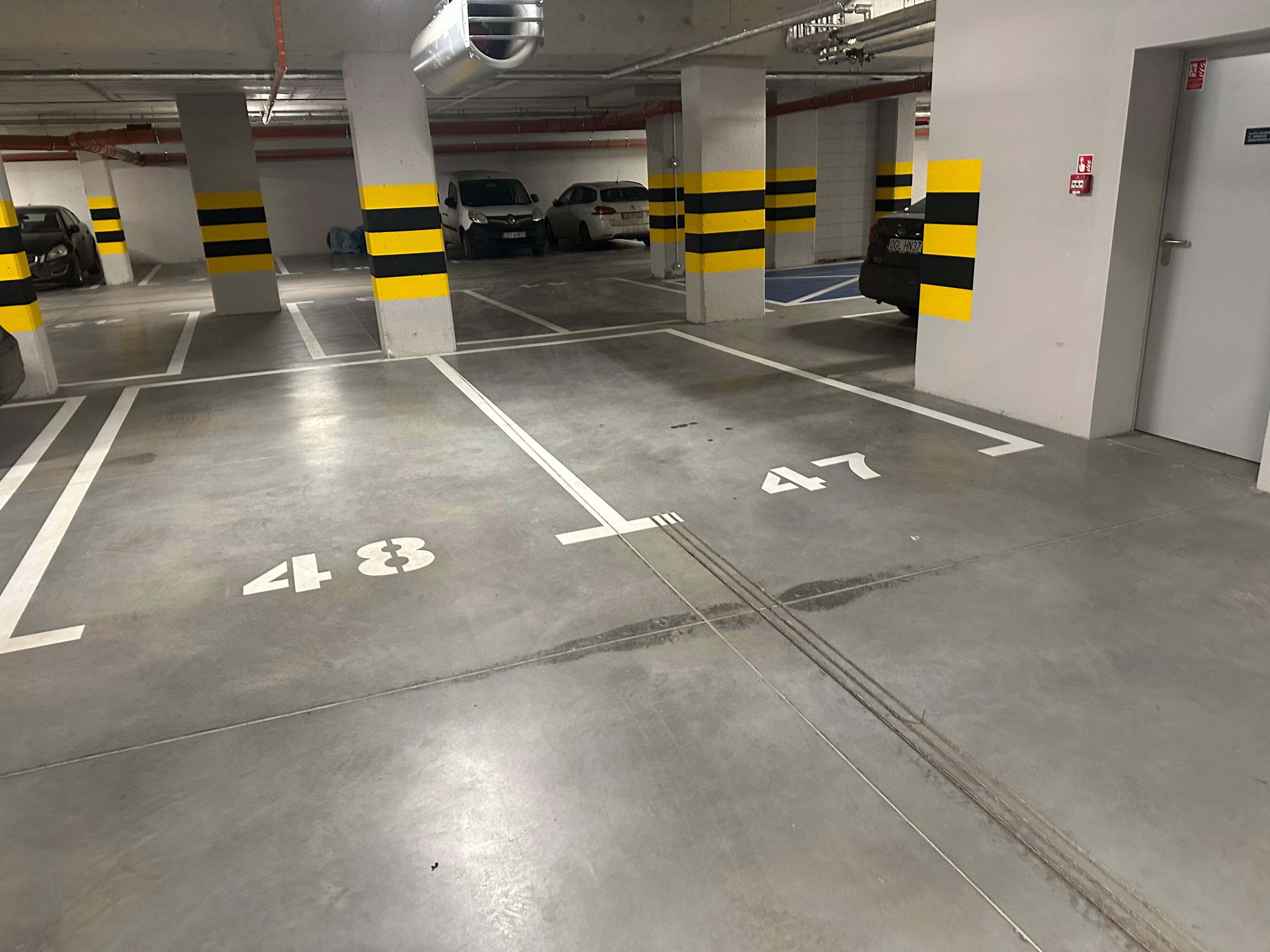 Parking - Dworzec Główny PKP Wroclaw Madalińskiego 85