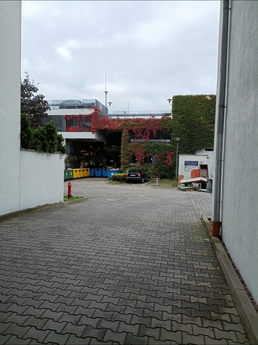 Parking - obok Dworca Głównego PKP - Wrocław Centrum ul. Kościuszki 135