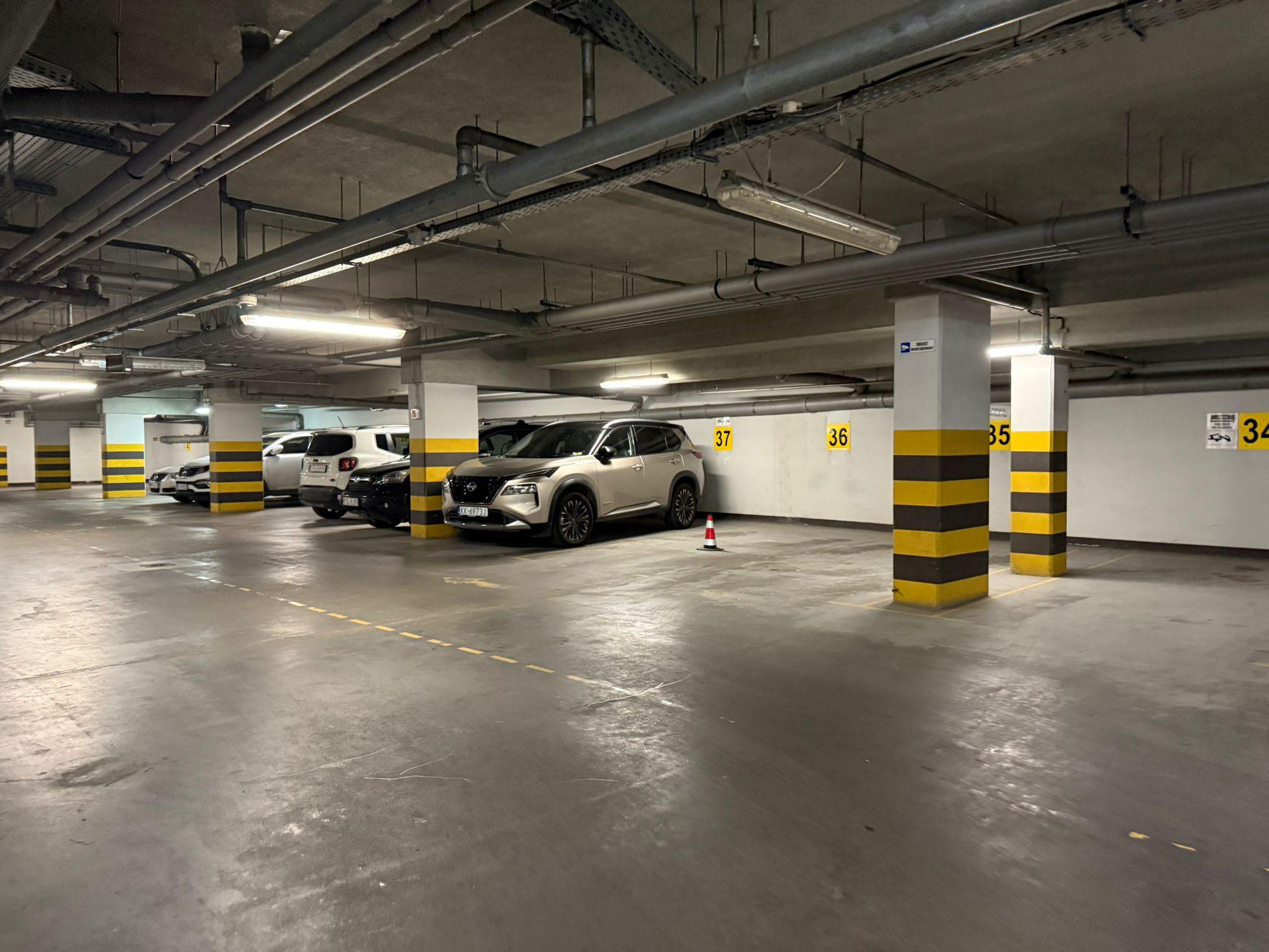 Parking -  Kraków Centrum obok Dworzec Główny PKP 