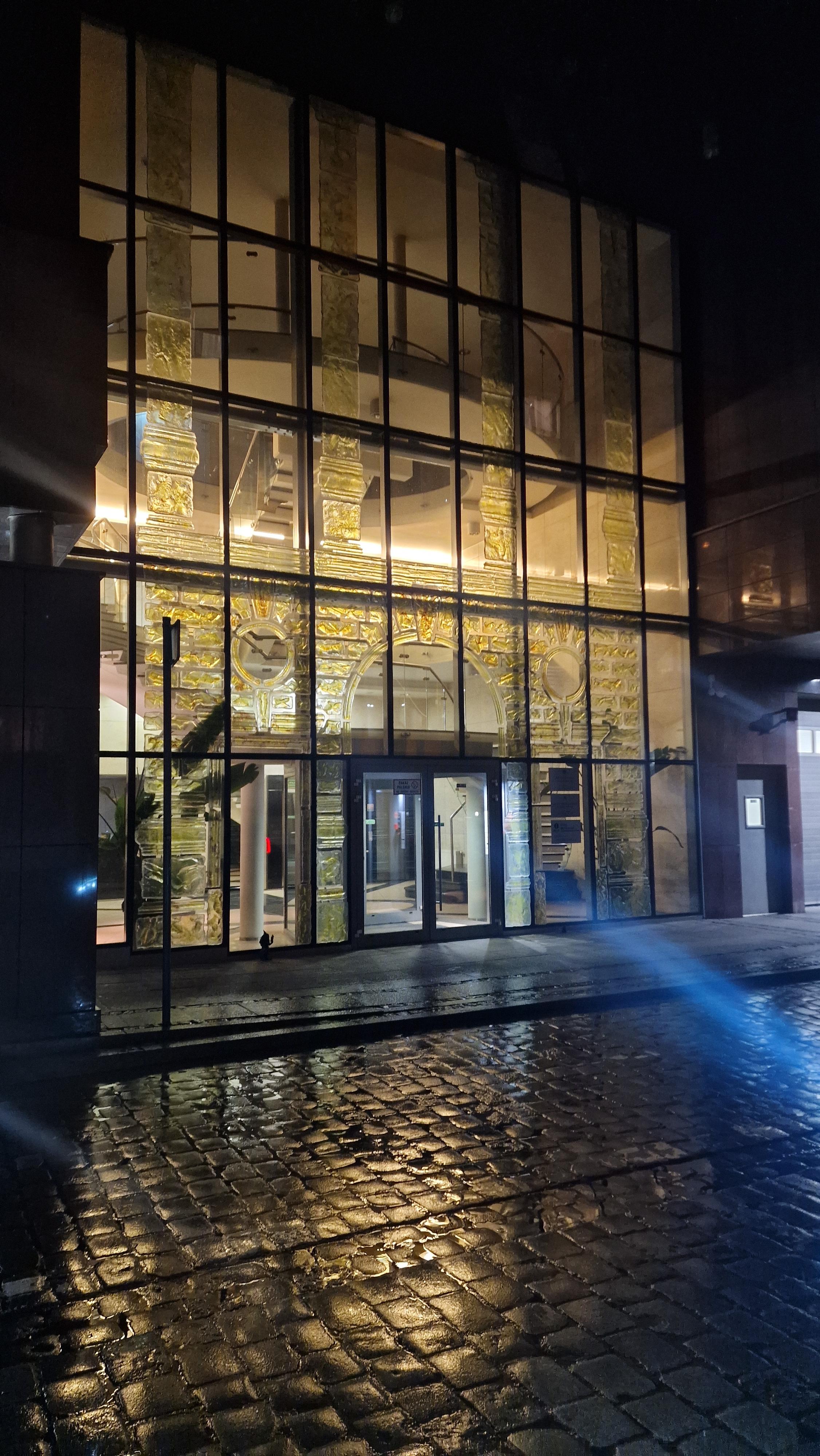 Parking - Rynek - Centrum Wrocław przy ul. Krawieckiej 1-3