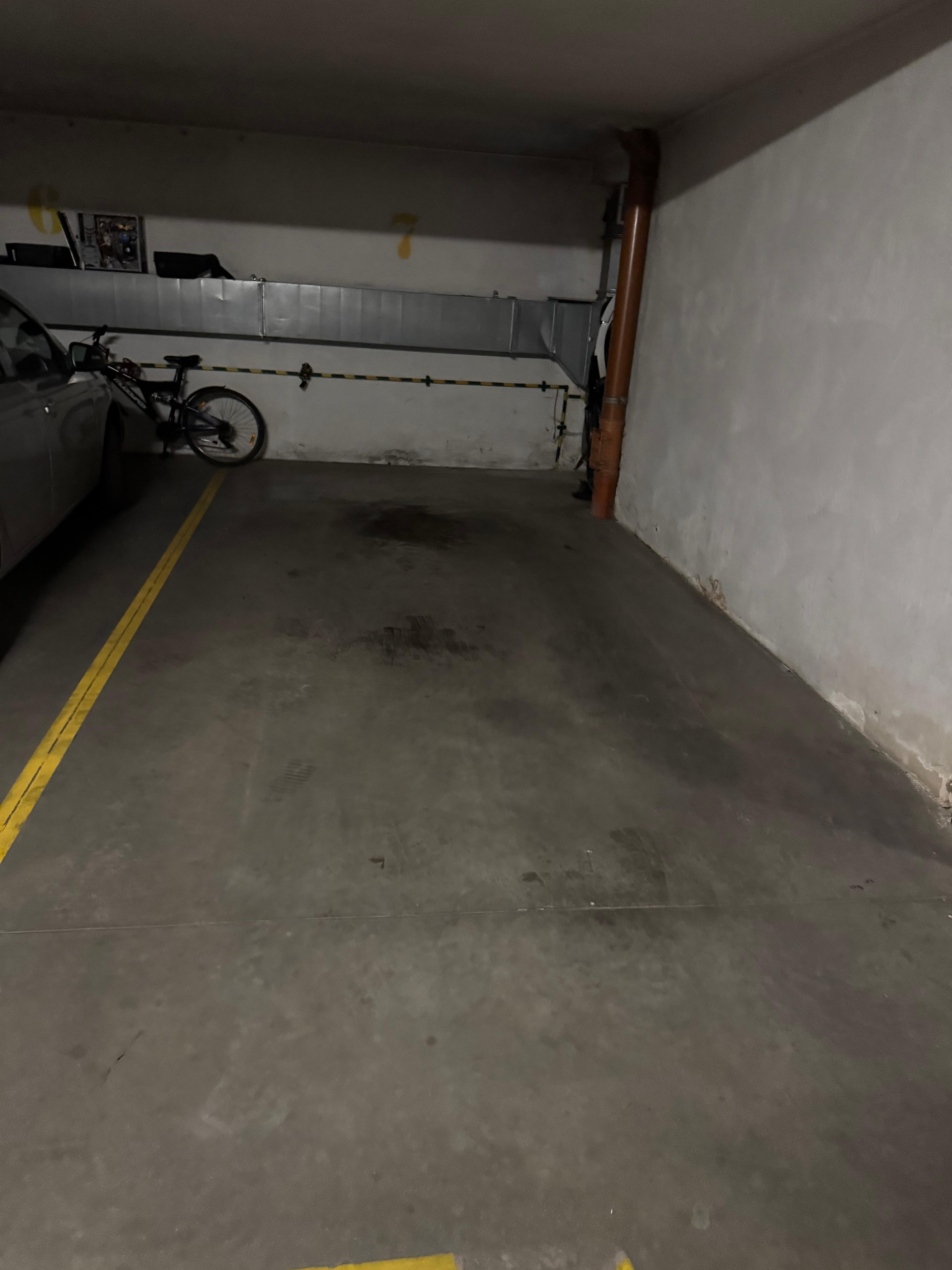 Parking - Parking w hali garażowej 