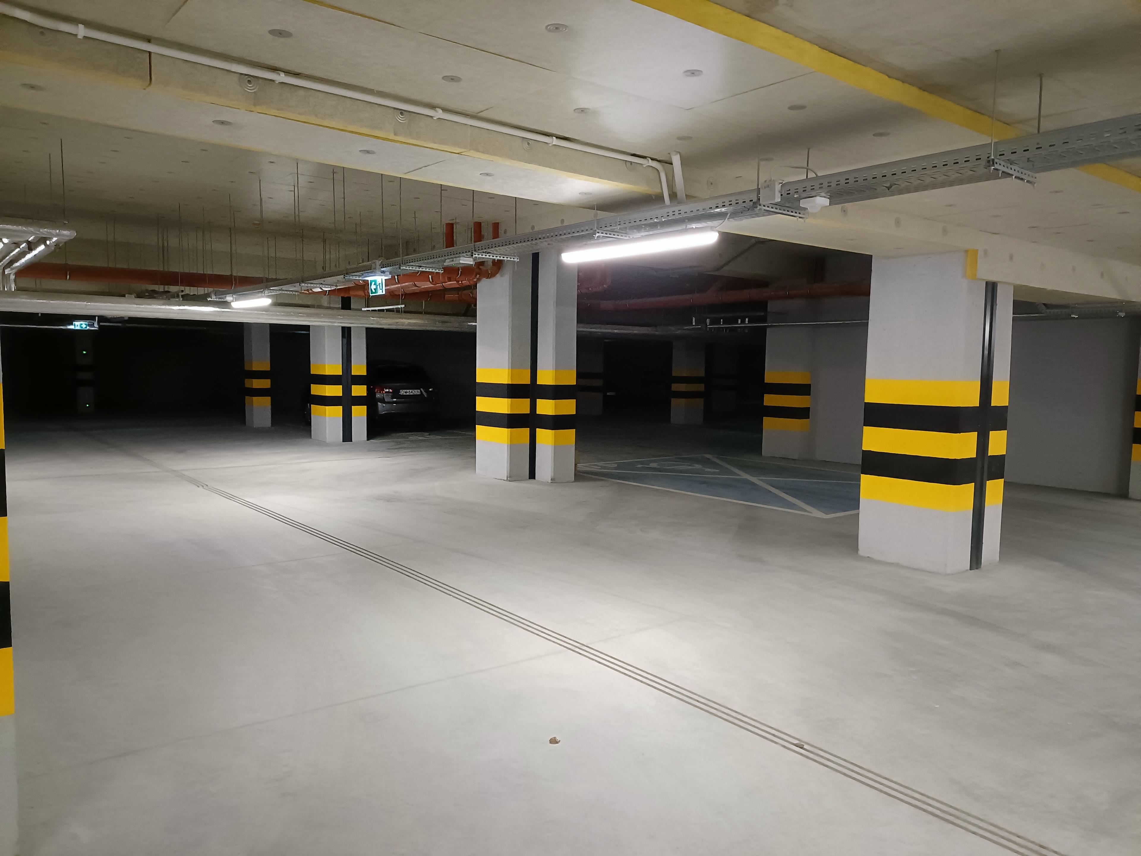 Parking - Wrocław Centrum Madalińskiego 17 / PKP 