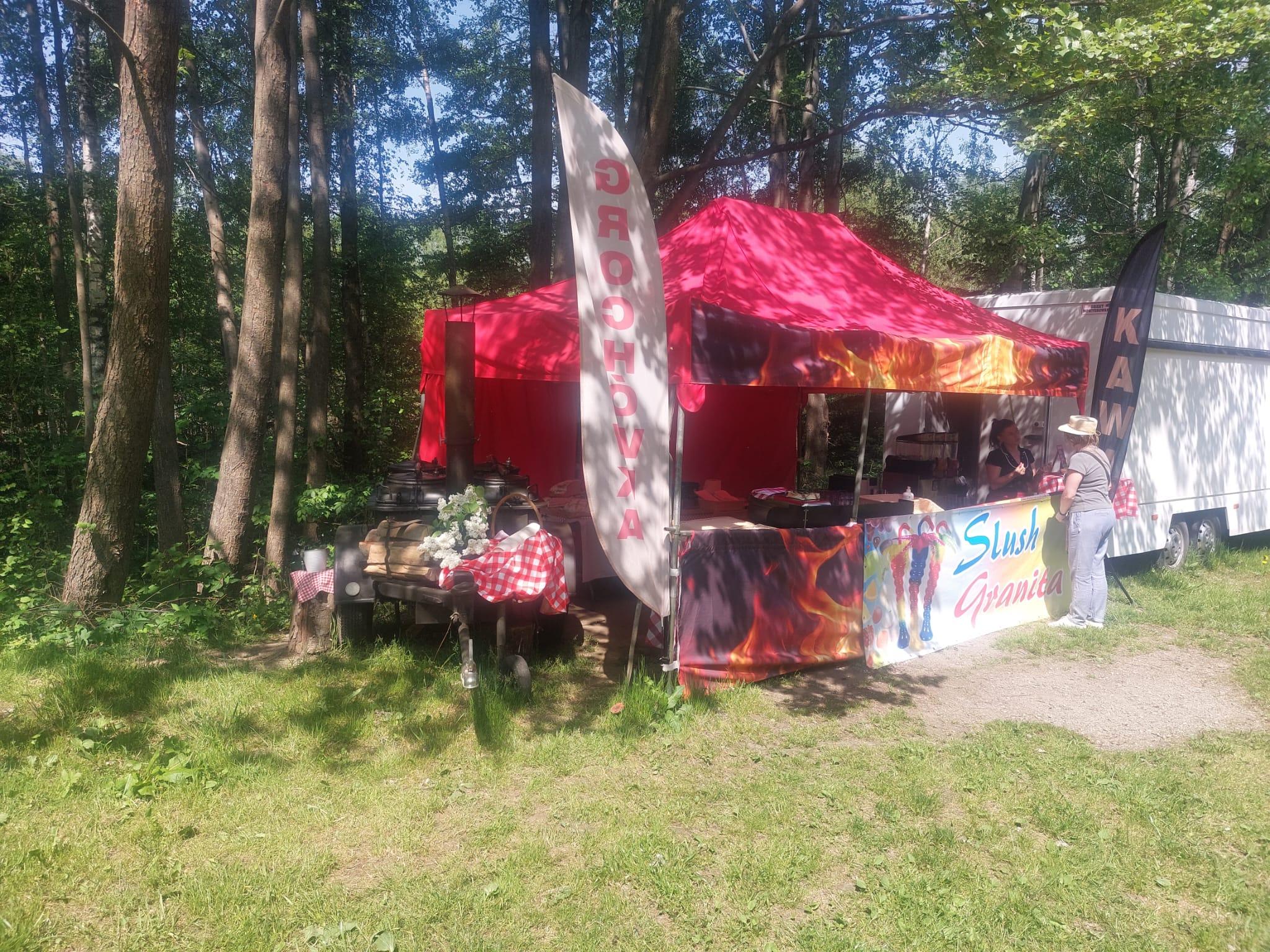 Parking - Kolorowe Jeziorka | Najtanszy parking przy Kolorowych Jeziorkach 