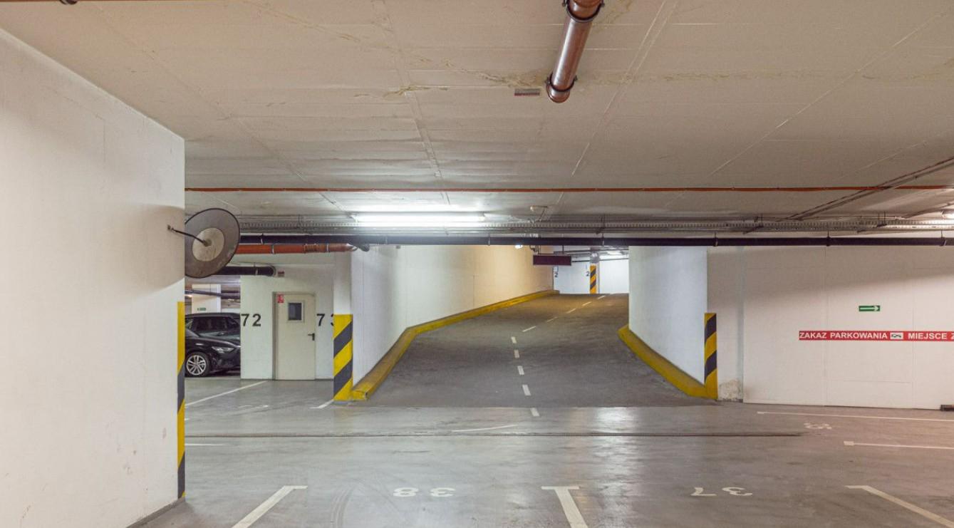 Parking - Rynek Wrocław ulica Krawiecka 1