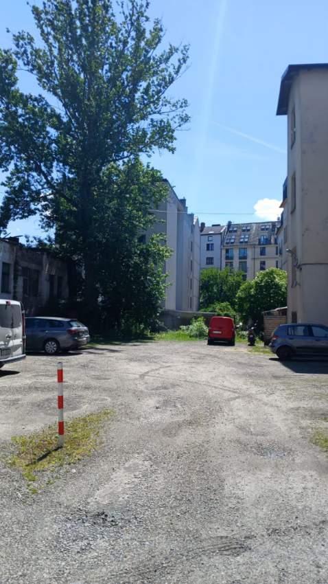 Parking - w Centrum Krakowa obok Kazimierz Wawel i Stare Miasto