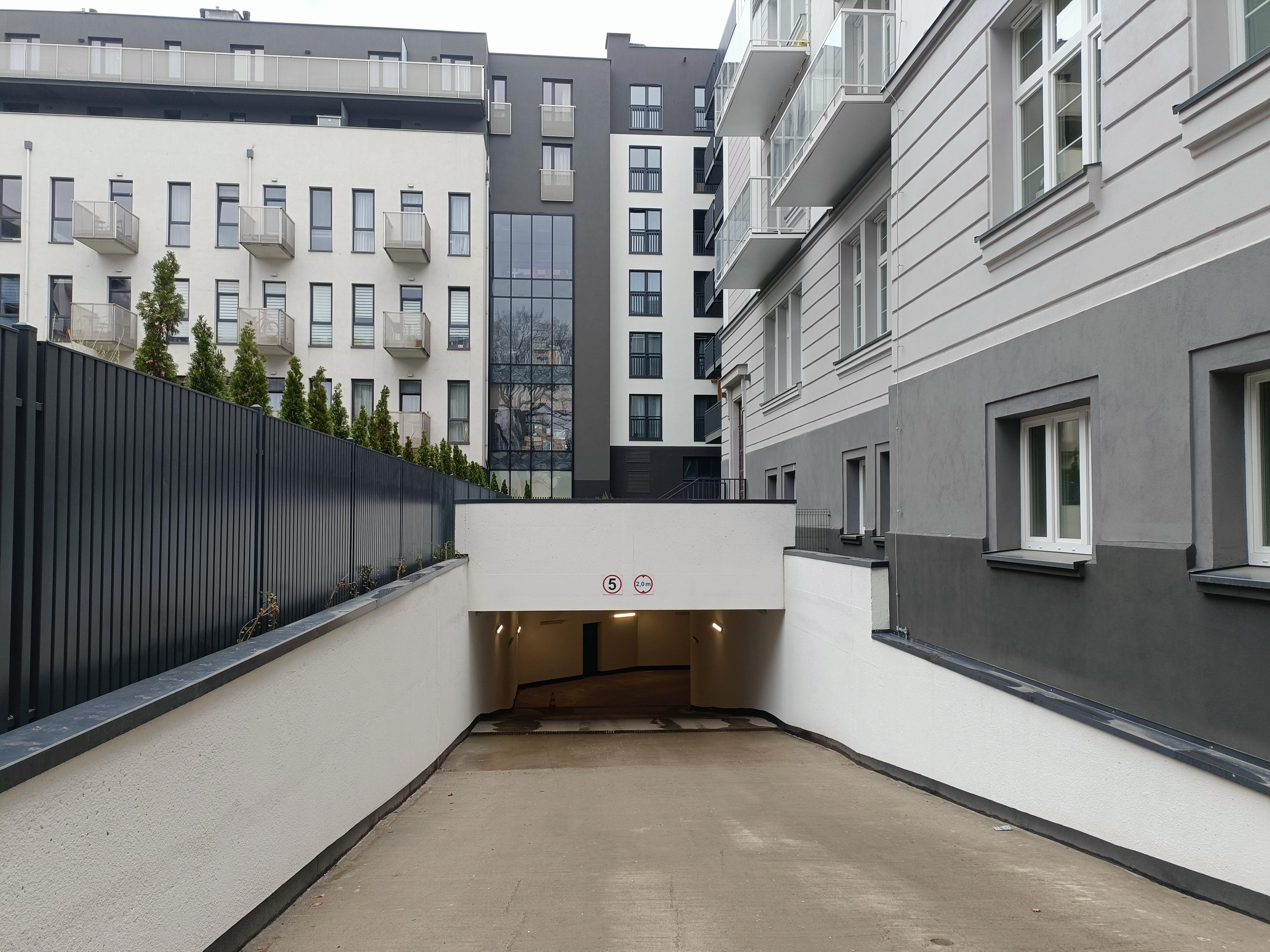 Parking - Wrocław   Centrum  Henryka Sienkiewicza 32 