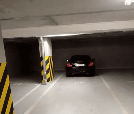 Parking -  Wrocław PL.Grunwaldzki 57 