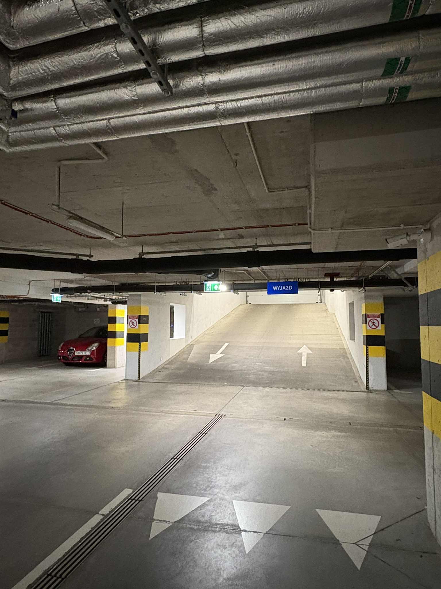 Parking - Warszawa Centrum Jaktorowska 5 Blisko Muzem Powstania Warszawskiego