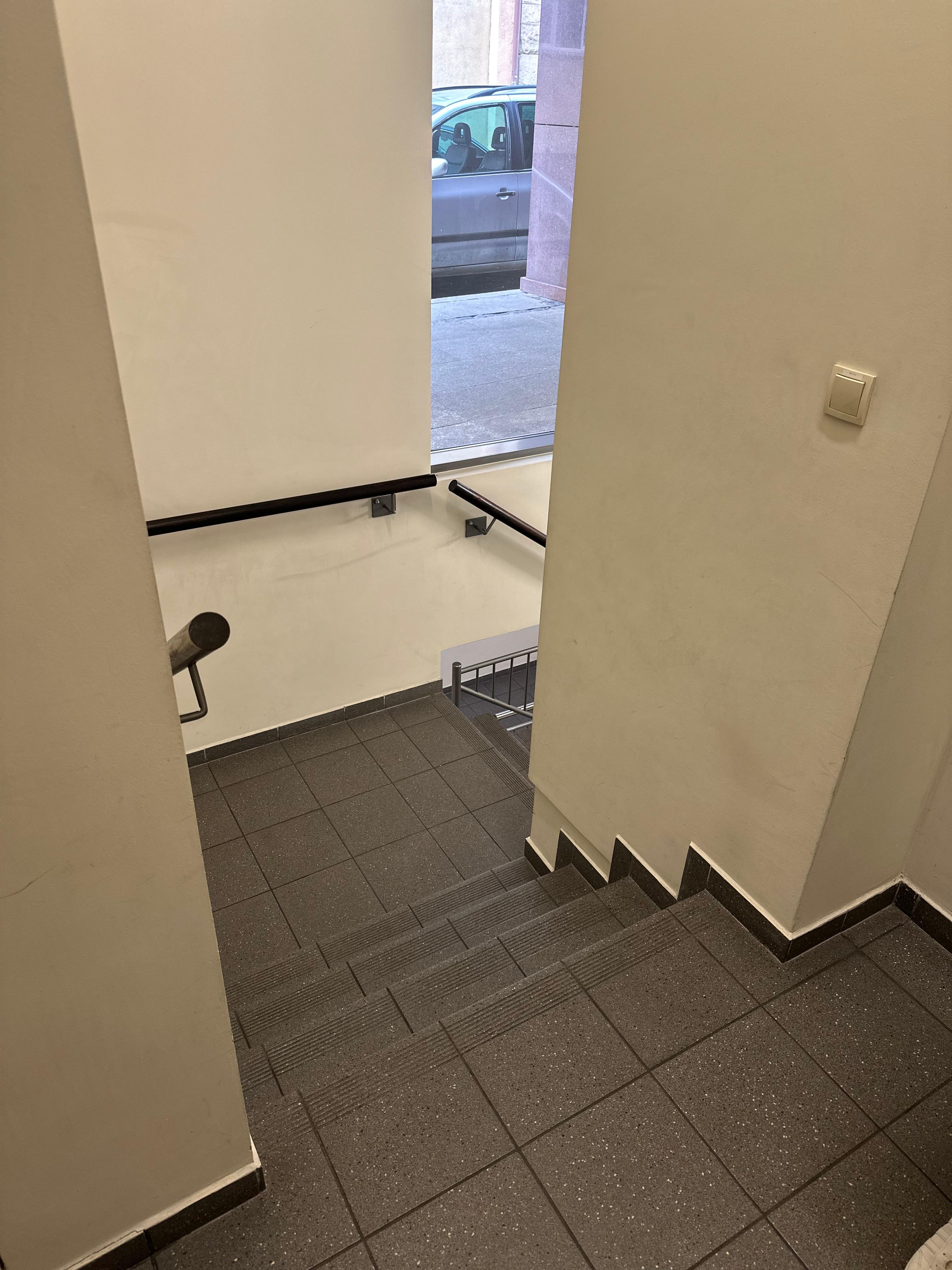 Parking - Rynek - Centrum Wrocław przy ul. Krawieckiej 1-3