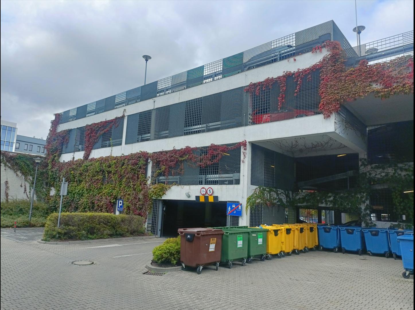 Parking - obok Dworca Głównego PKP - Wrocław Centrum ul. Kościuszki 135