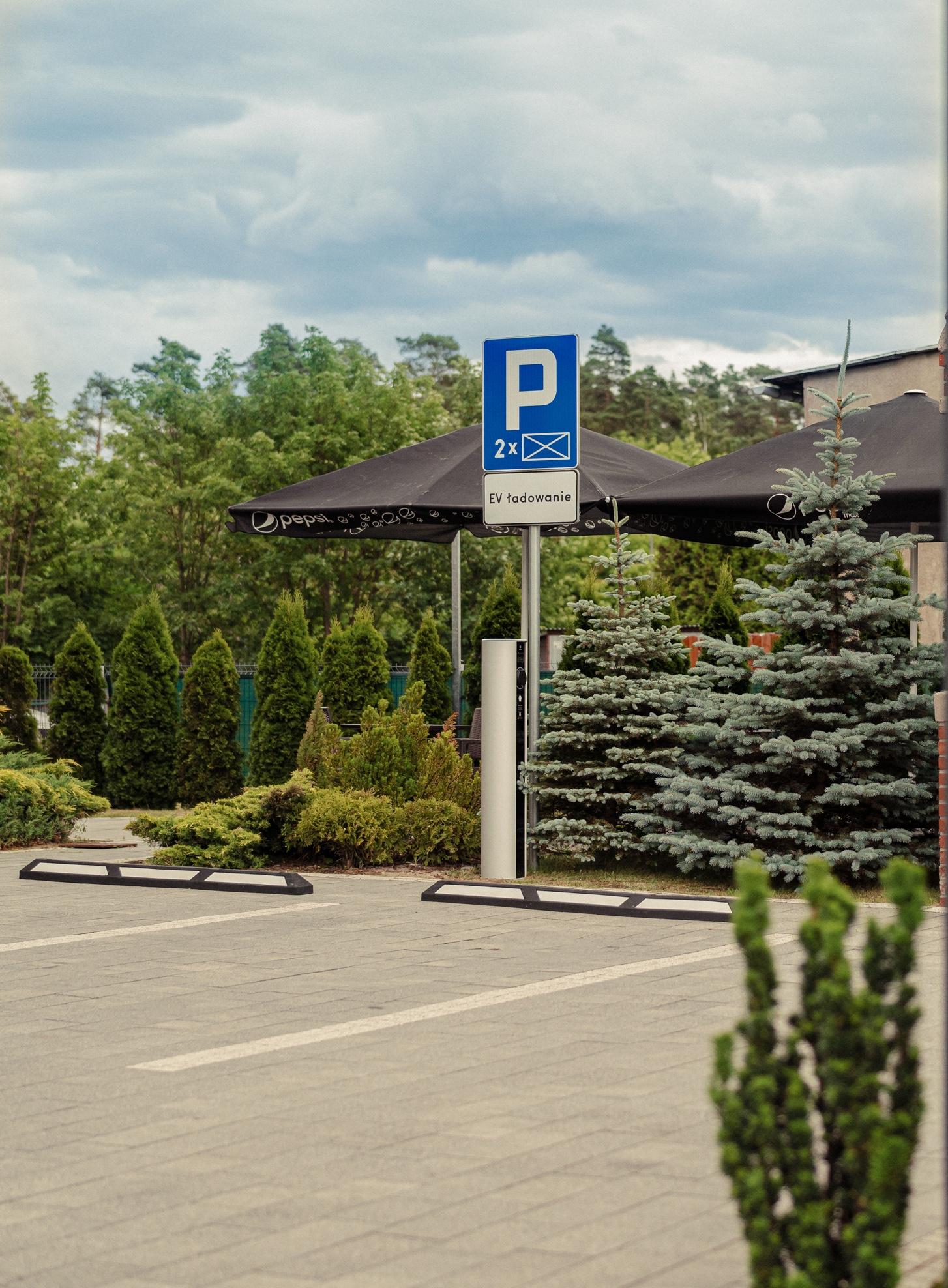 Parking - Parking Lotniskowy Hotel Faros