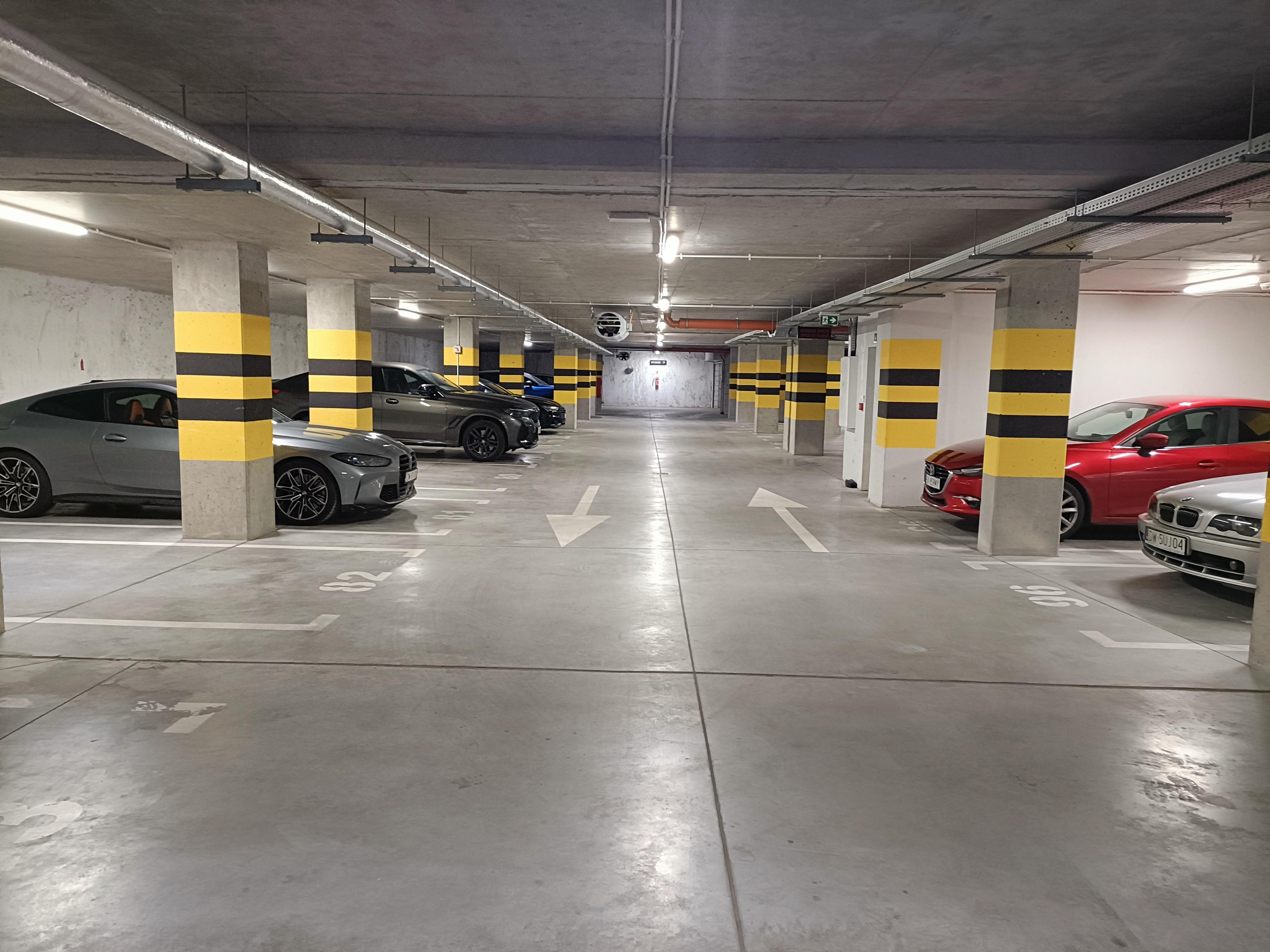 Parking - Hala Świebodzki ulica Tęczowa 31A Wrocław Centrum Rynek